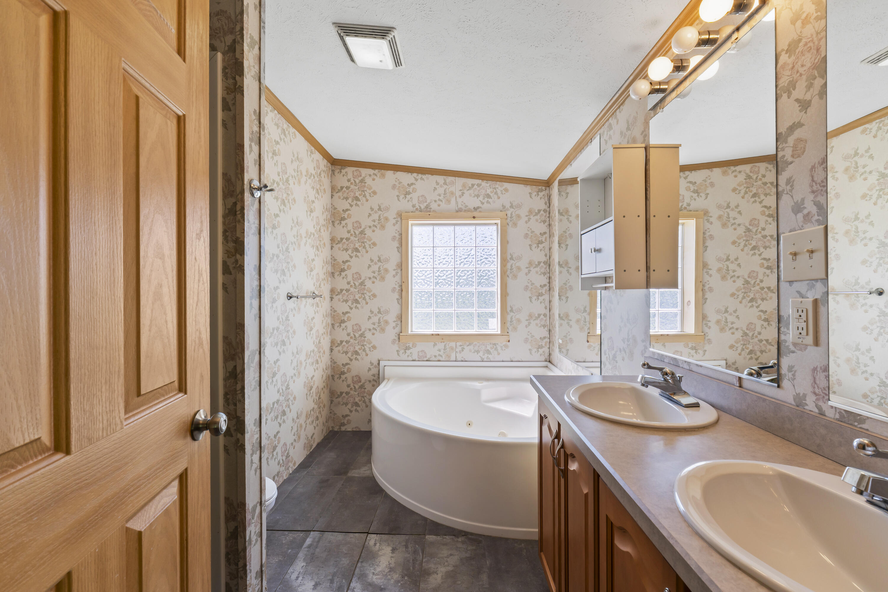 252 Blackberry Hill Road