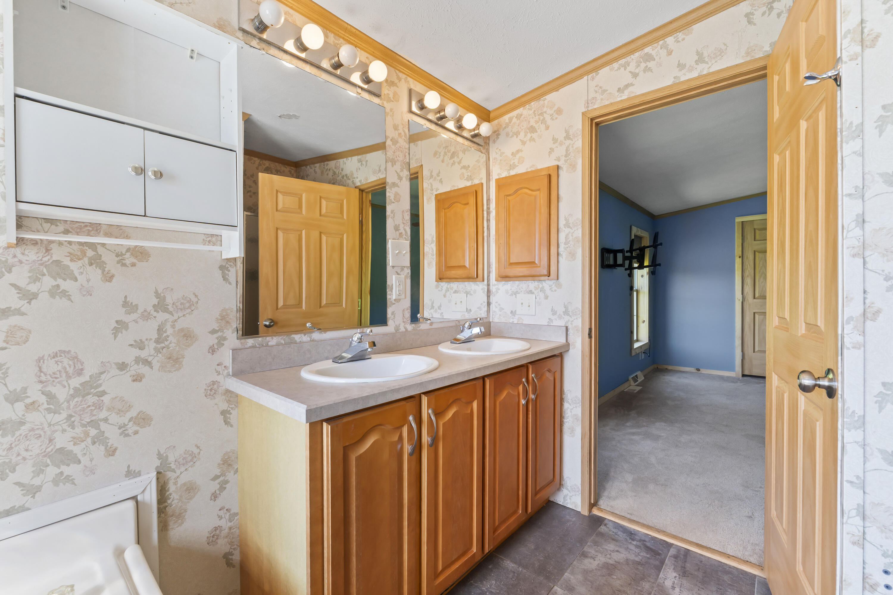 252 Blackberry Hill Road