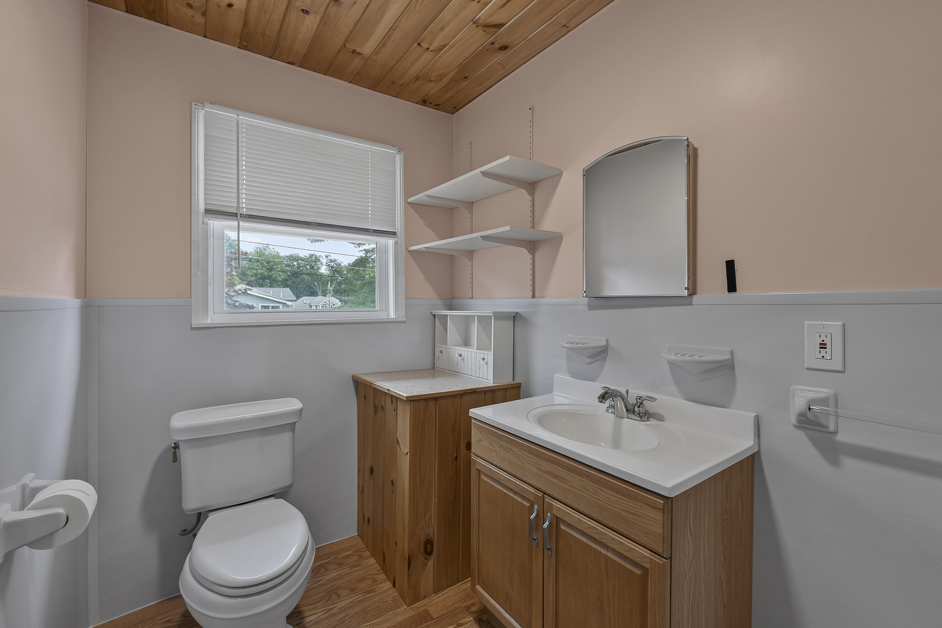 10 Oceanside Avenue W