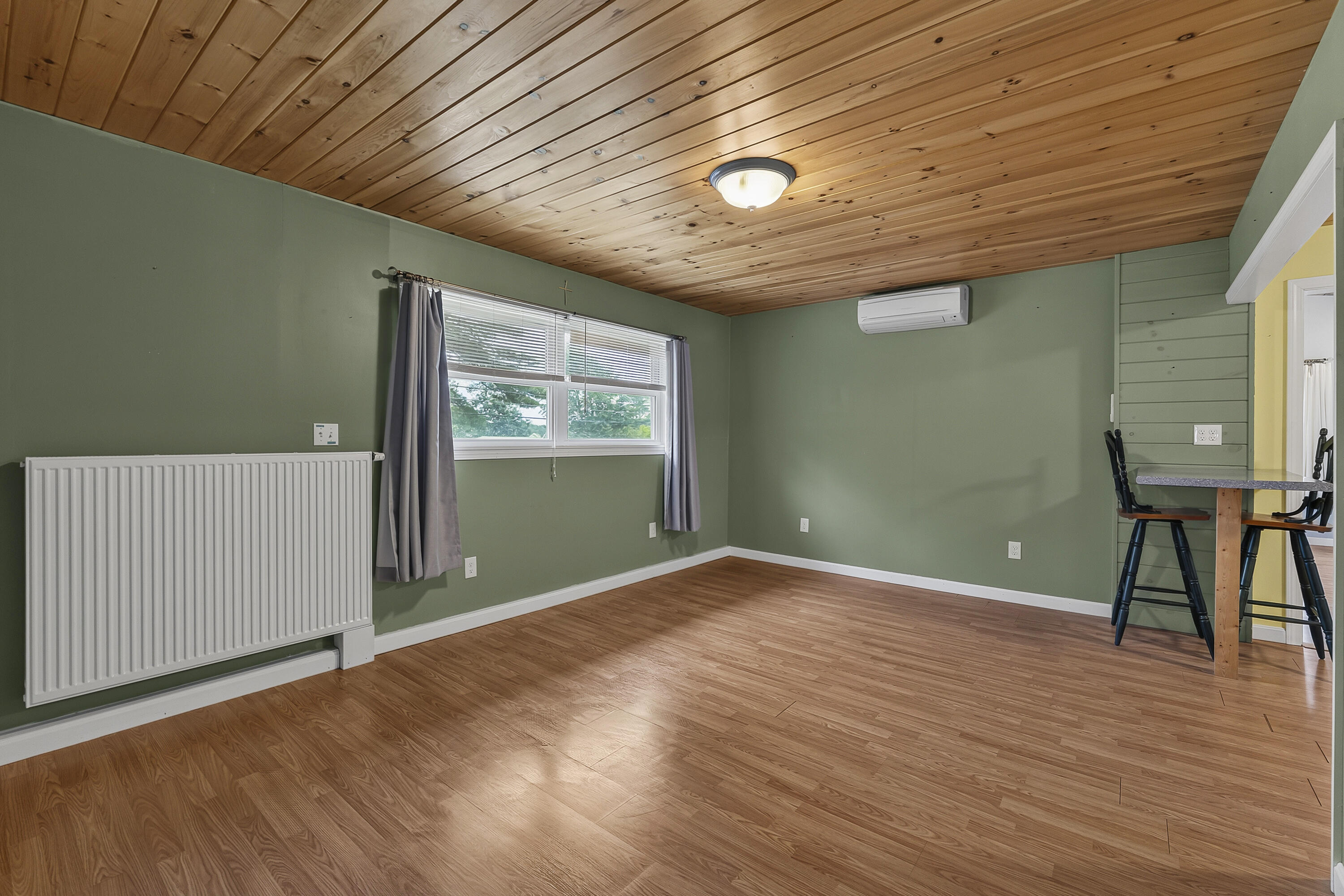 10 Oceanside Avenue W