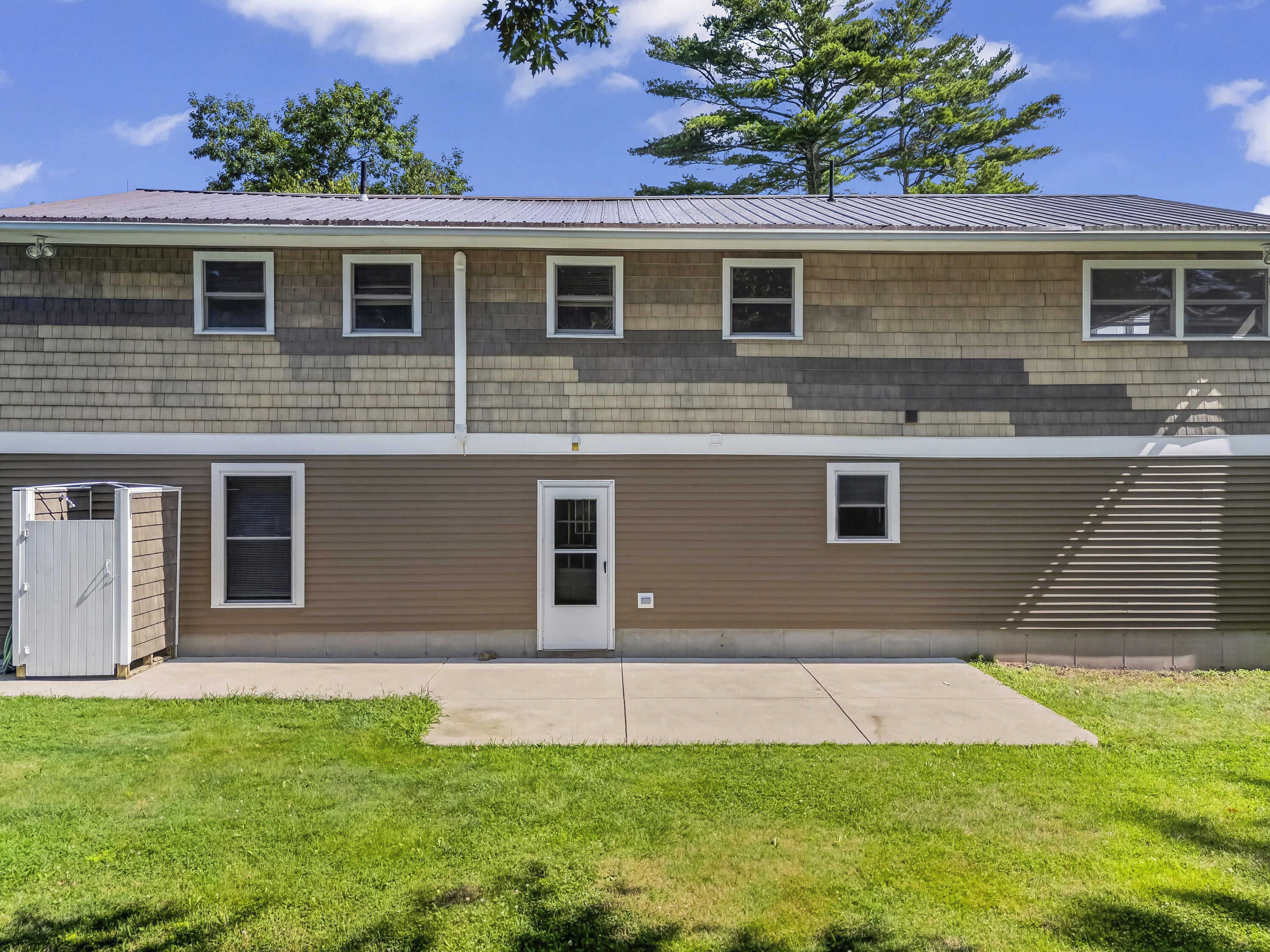 10 Oceanside Avenue W