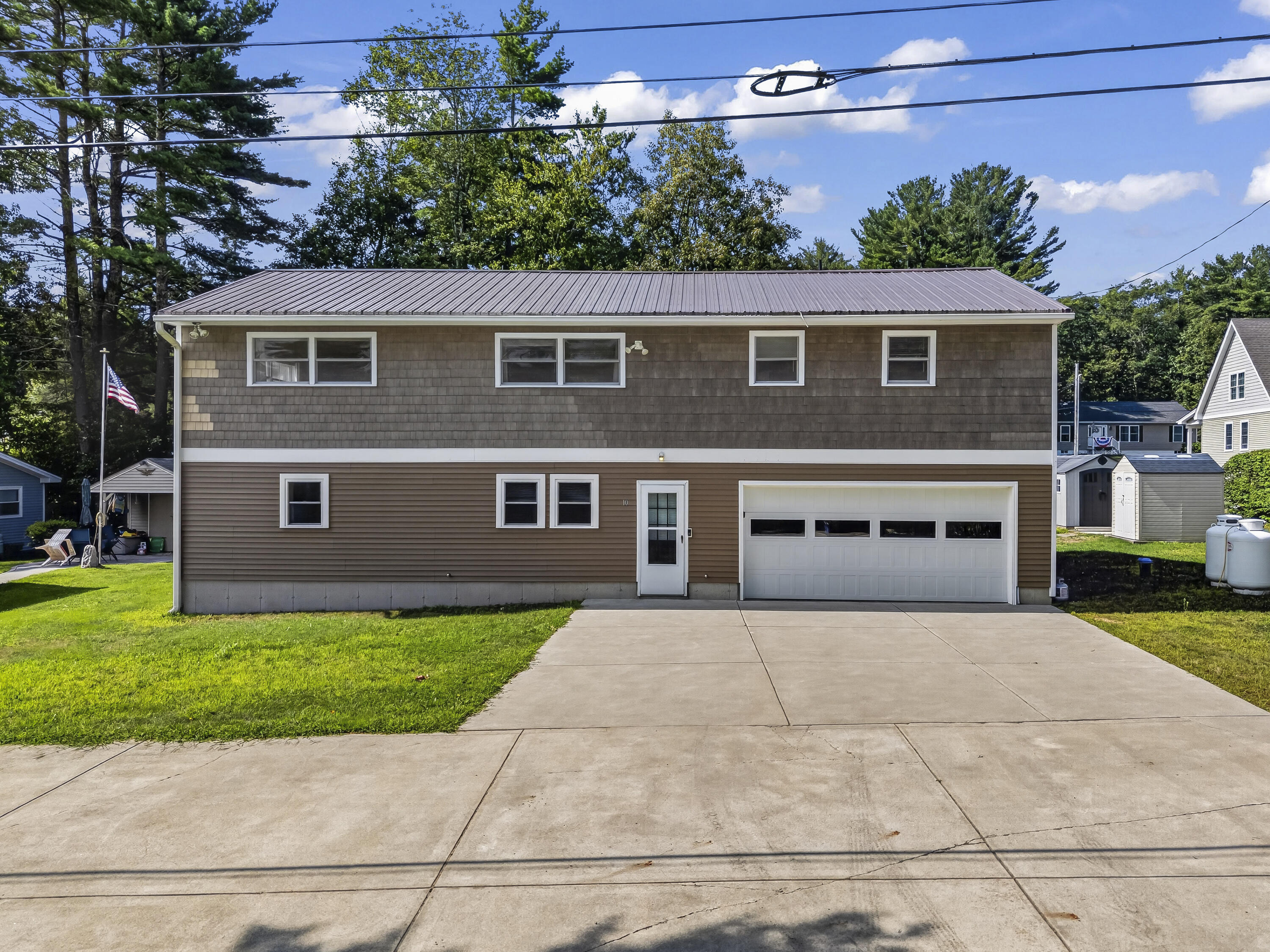 10 Oceanside Avenue W