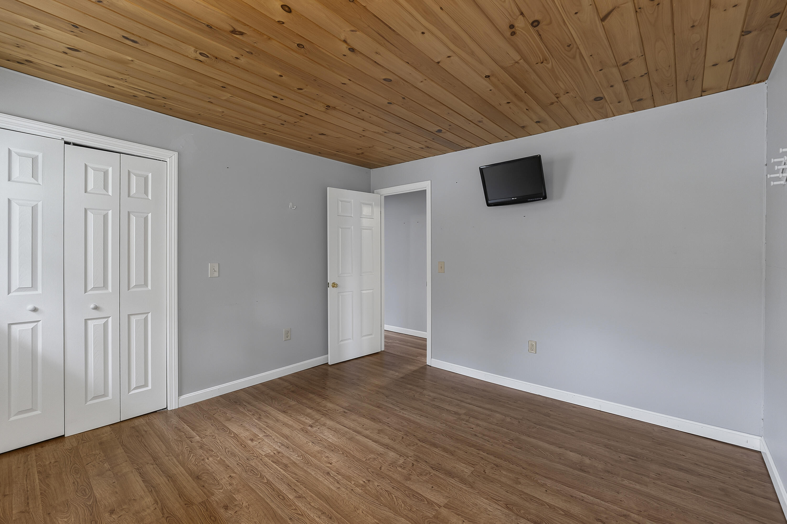 10 Oceanside Avenue W