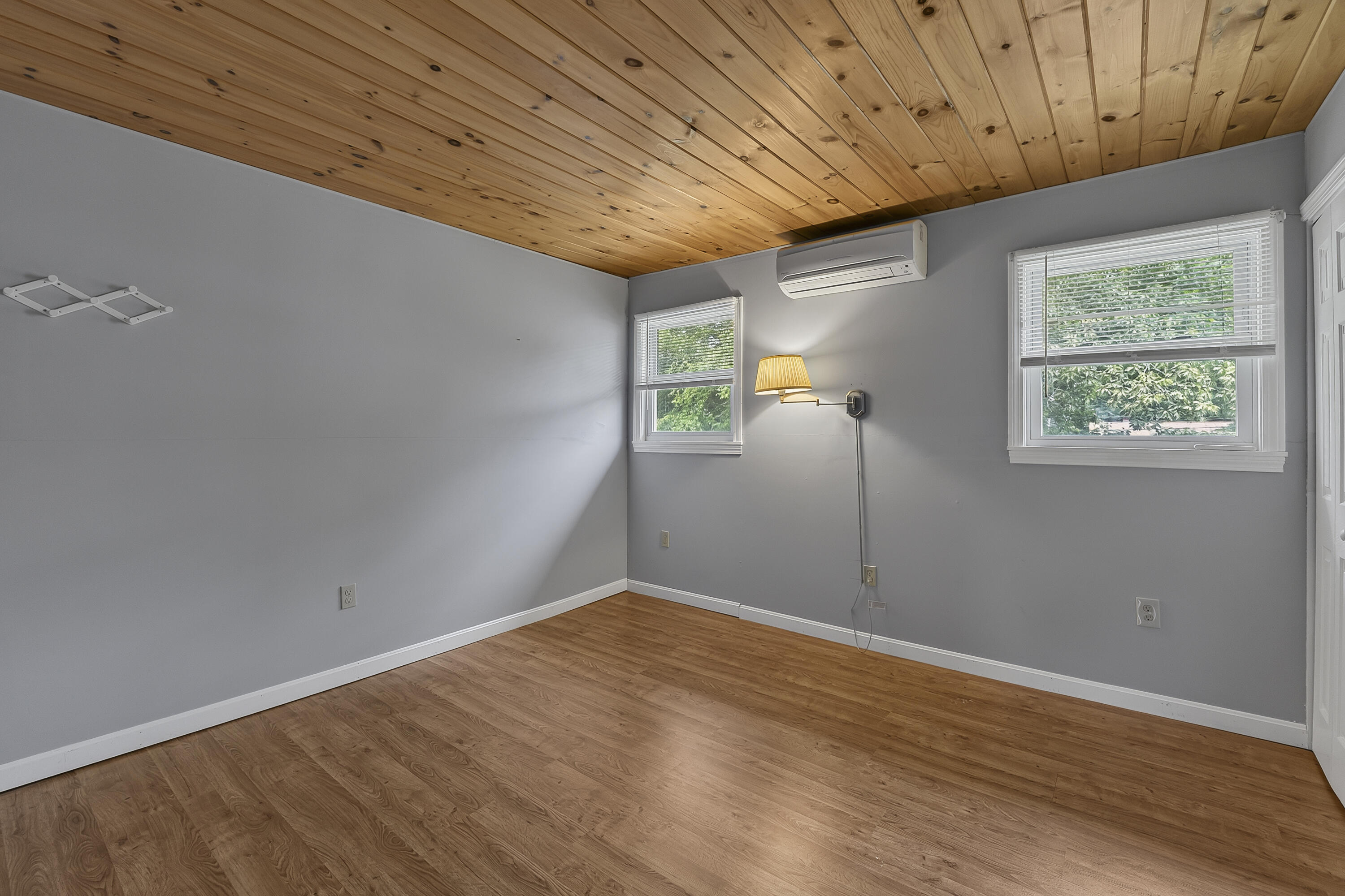 10 Oceanside Avenue W