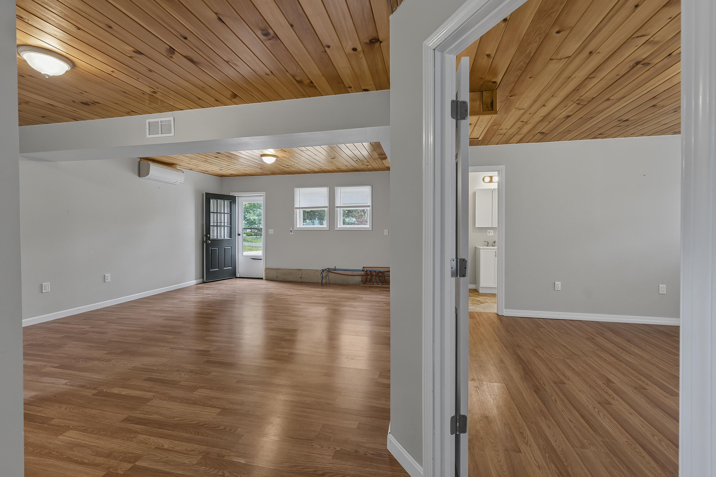 10 Oceanside Avenue W