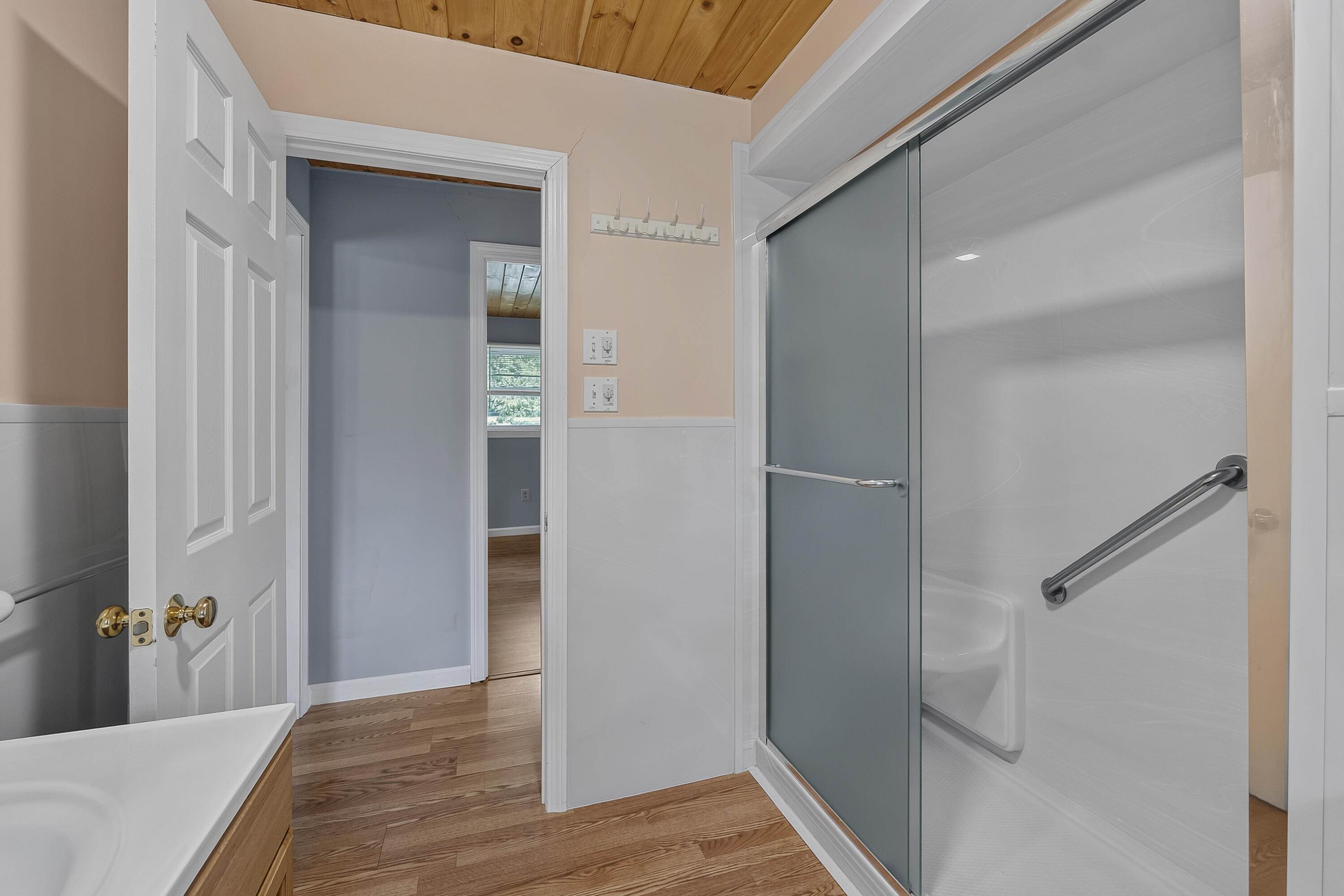 10 Oceanside Avenue W