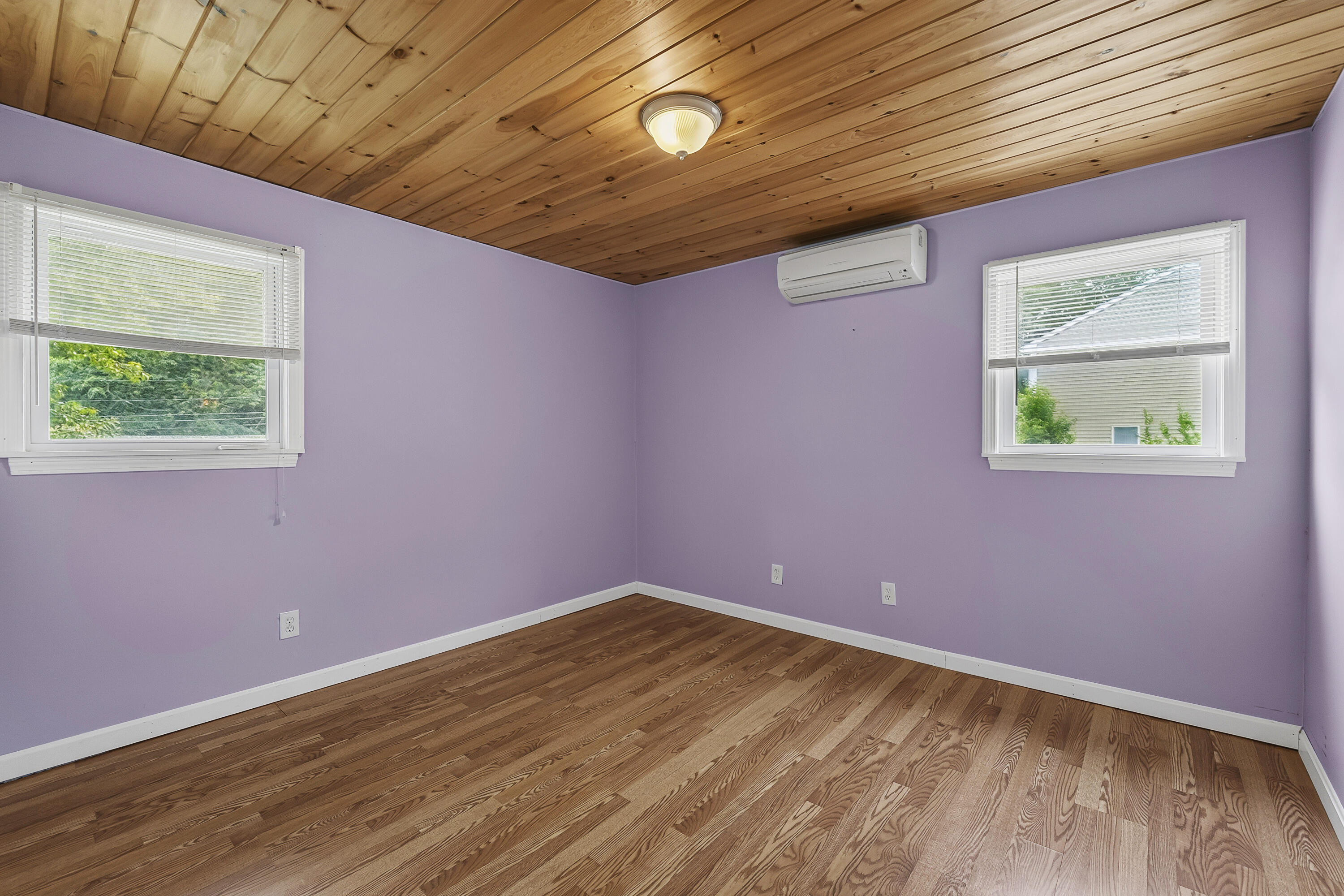 10 Oceanside Avenue W