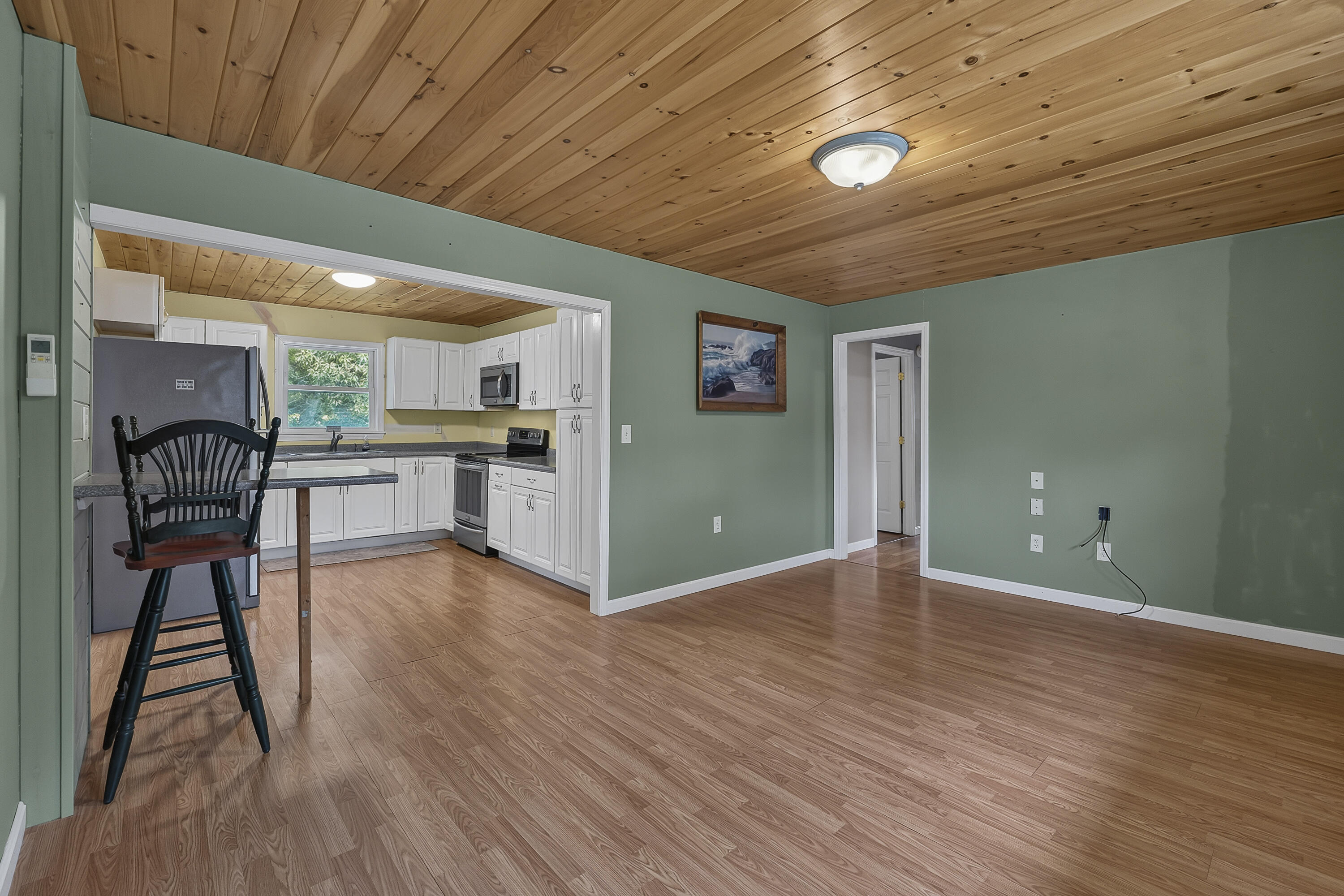 10 Oceanside Avenue W