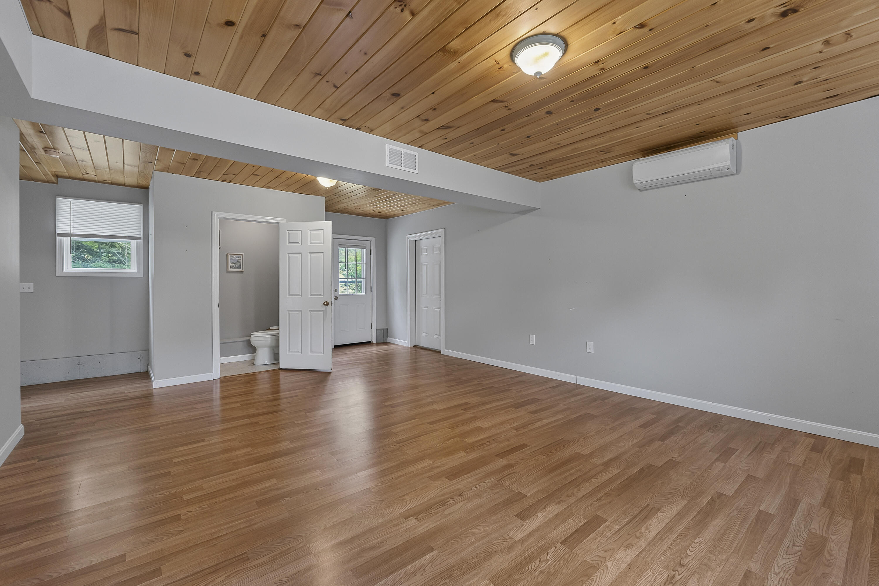 10 Oceanside Avenue W