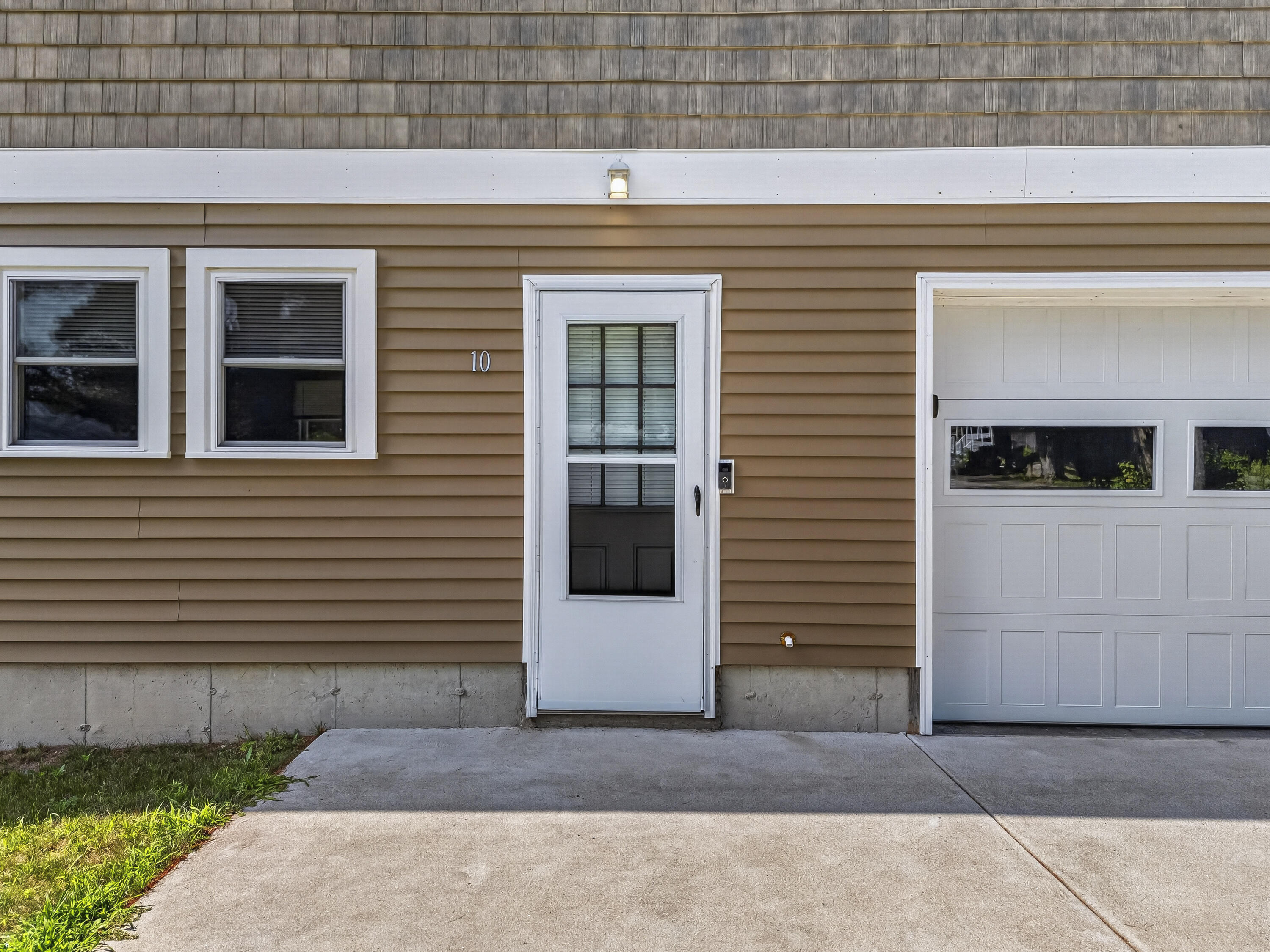 10 Oceanside Avenue W