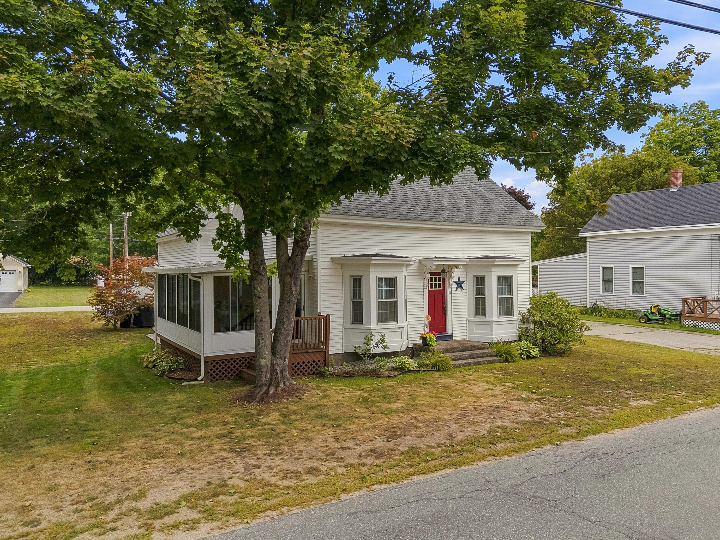 18 Maple Street