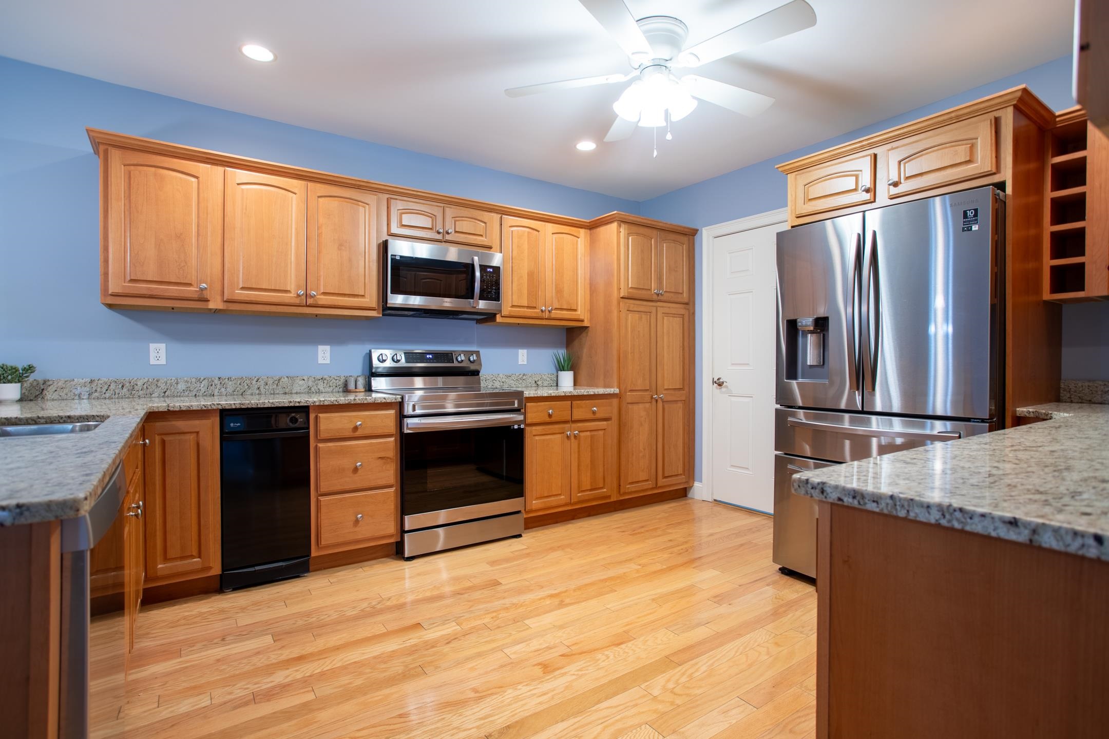 100 Shepards Cove Road Unit: G-203