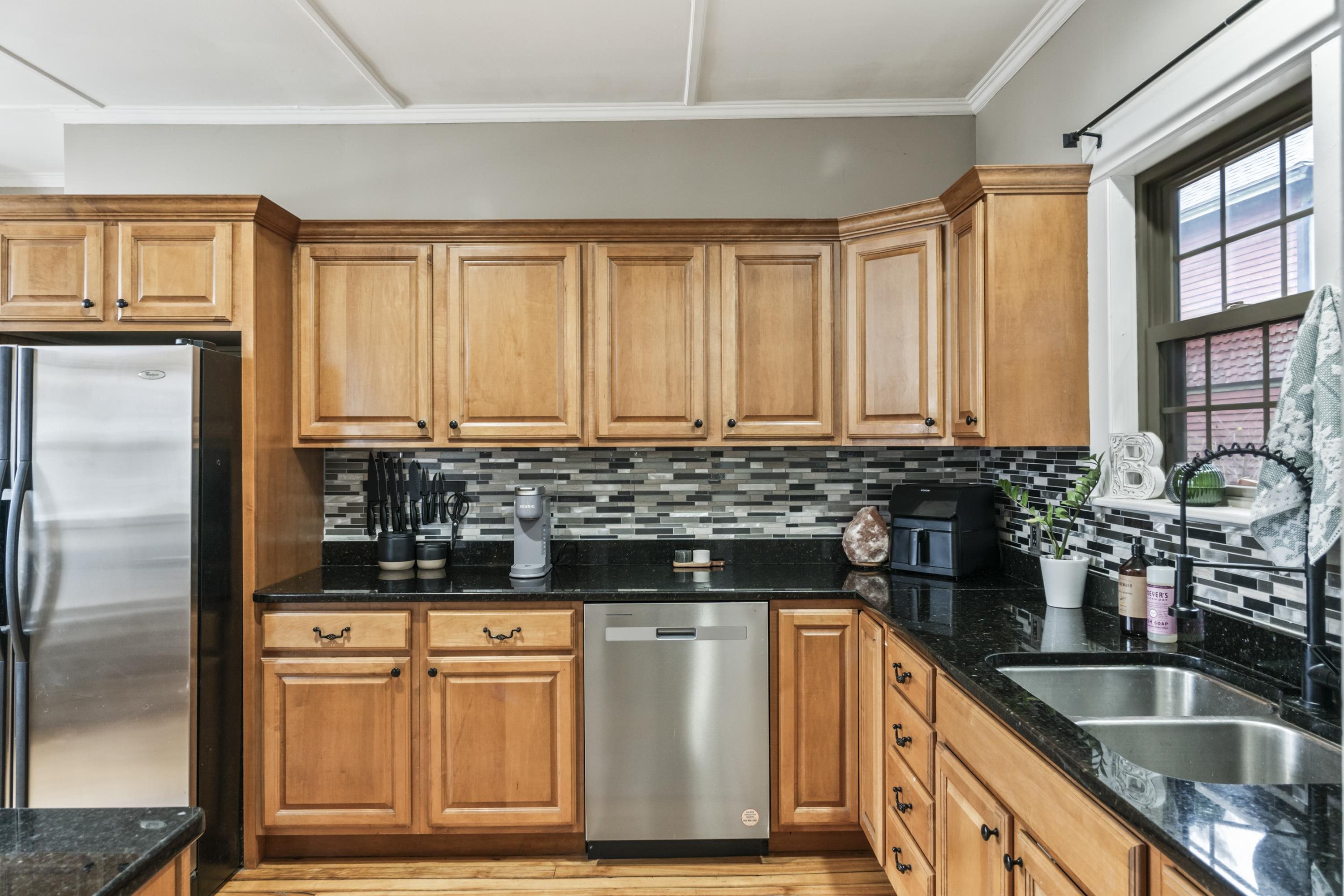 87 Charles Street Unit: 2