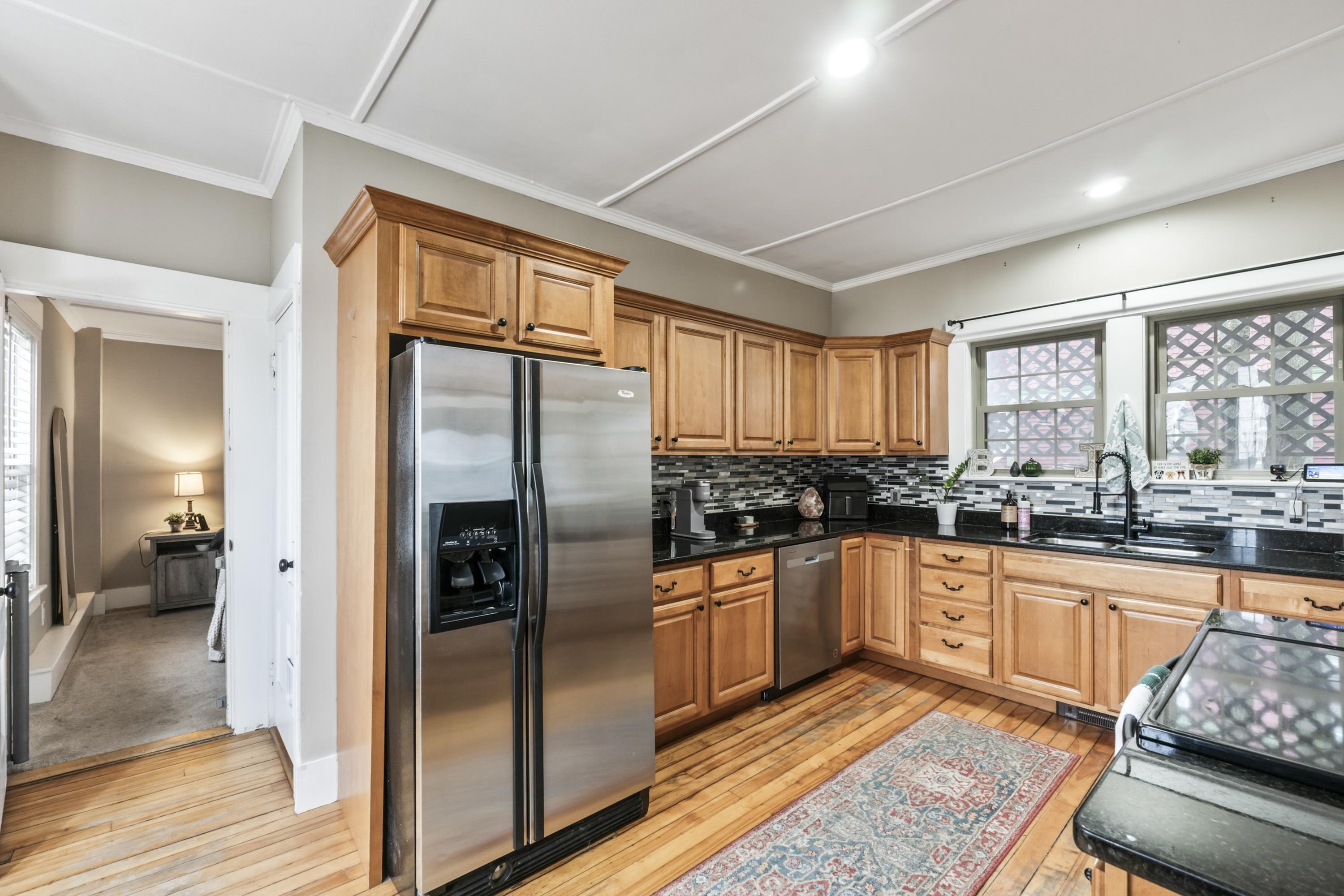 87 Charles Street Unit: 2