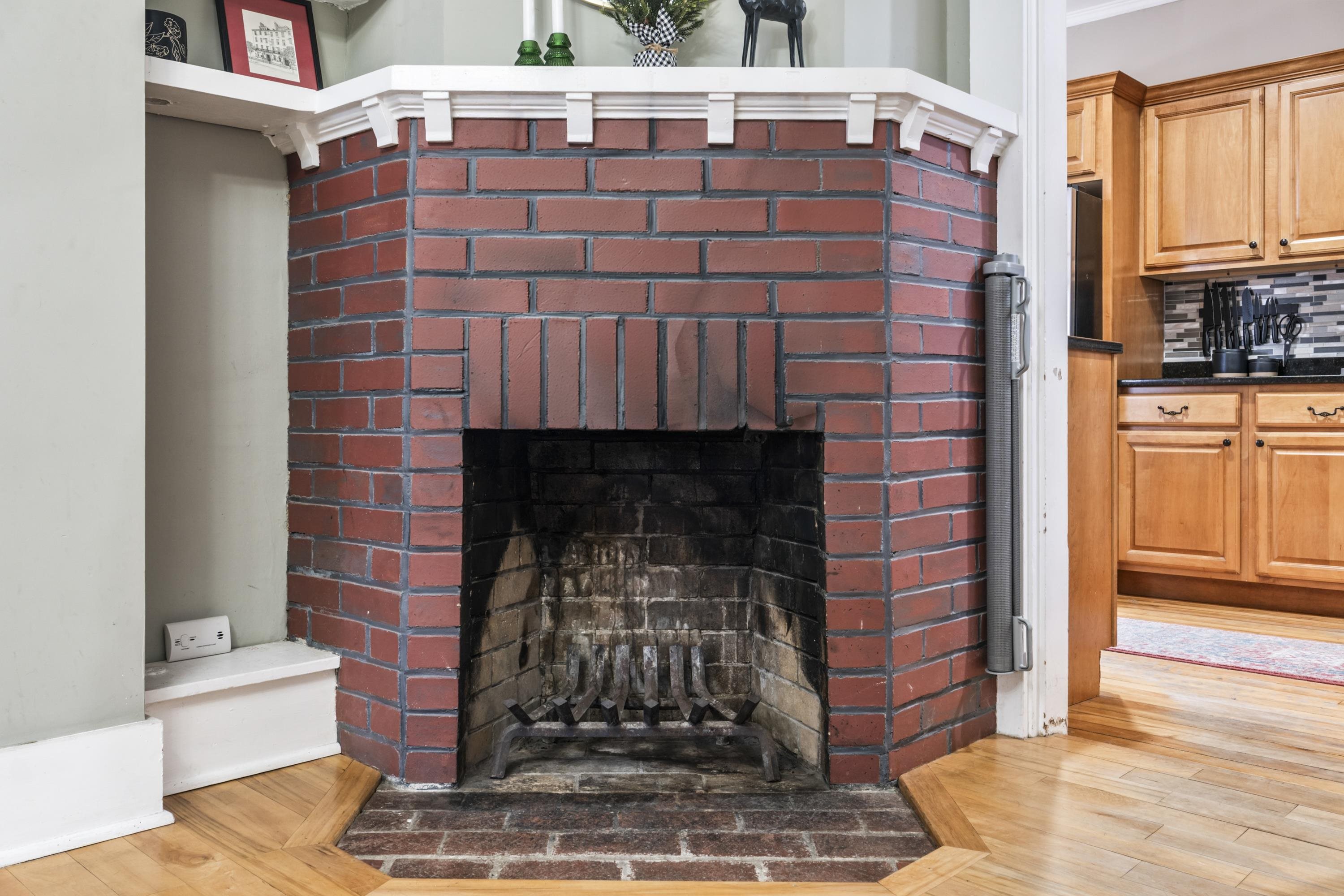 87 Charles Street Unit: 2