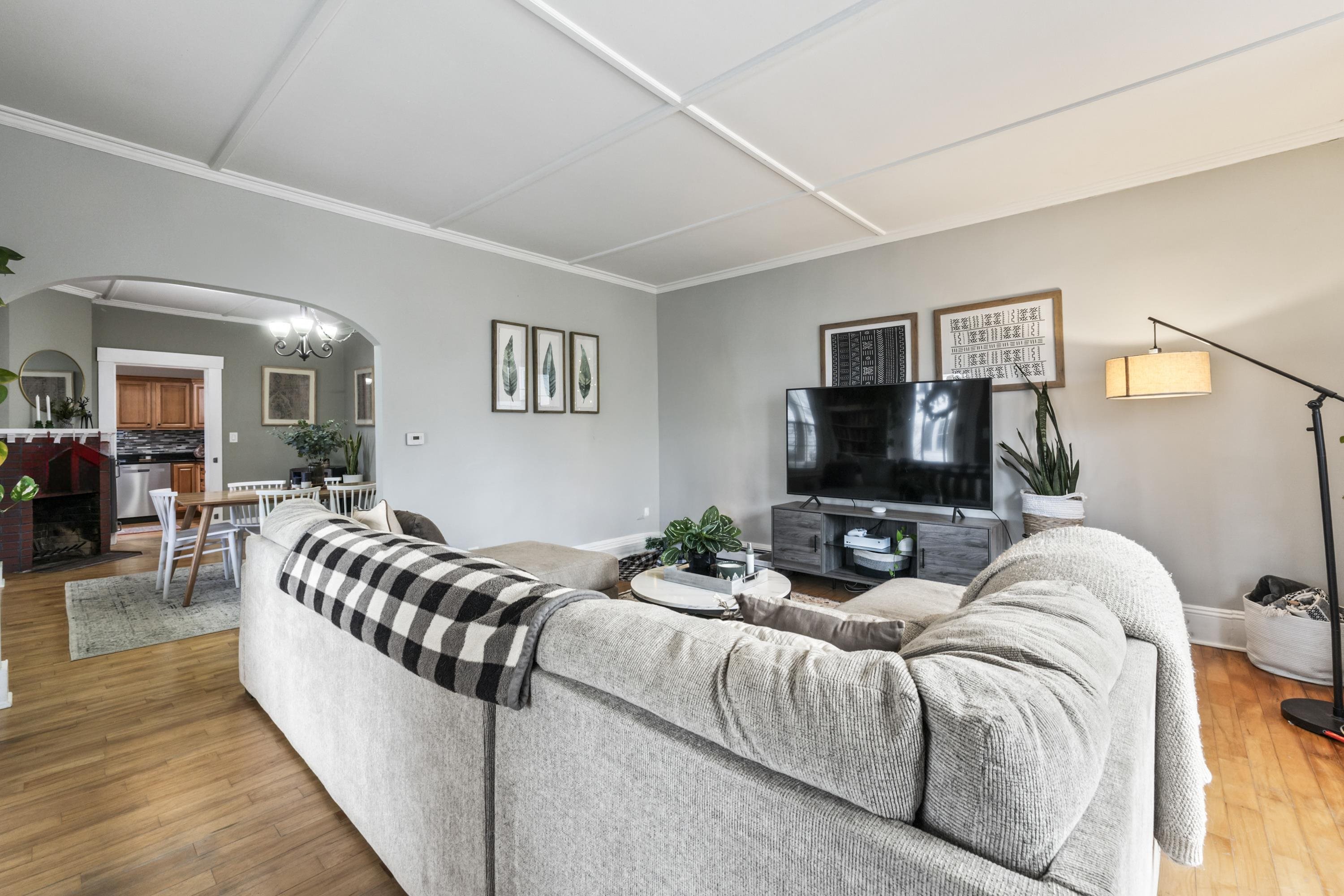 87 Charles Street Unit: 2