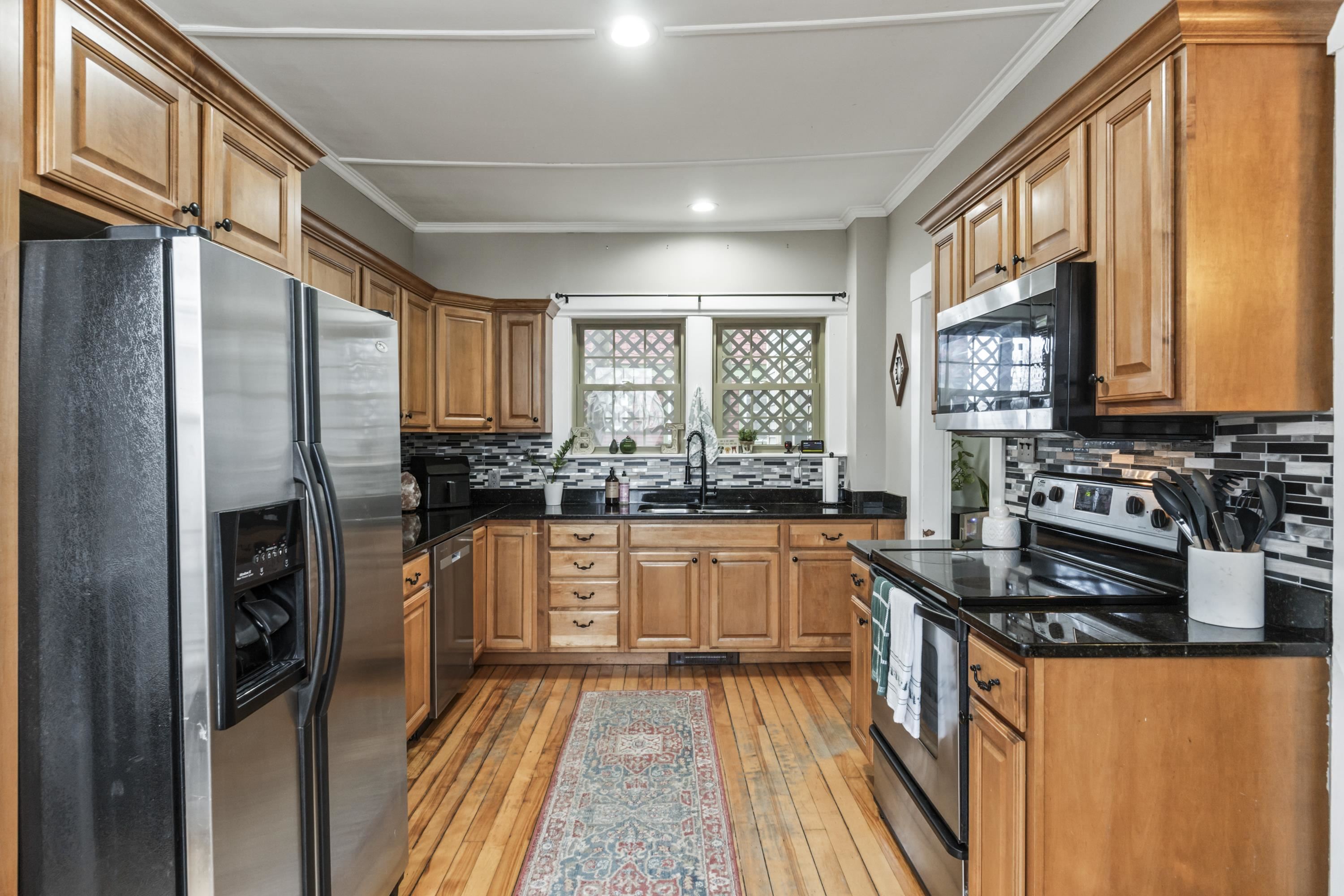 87 Charles Street Unit: 2