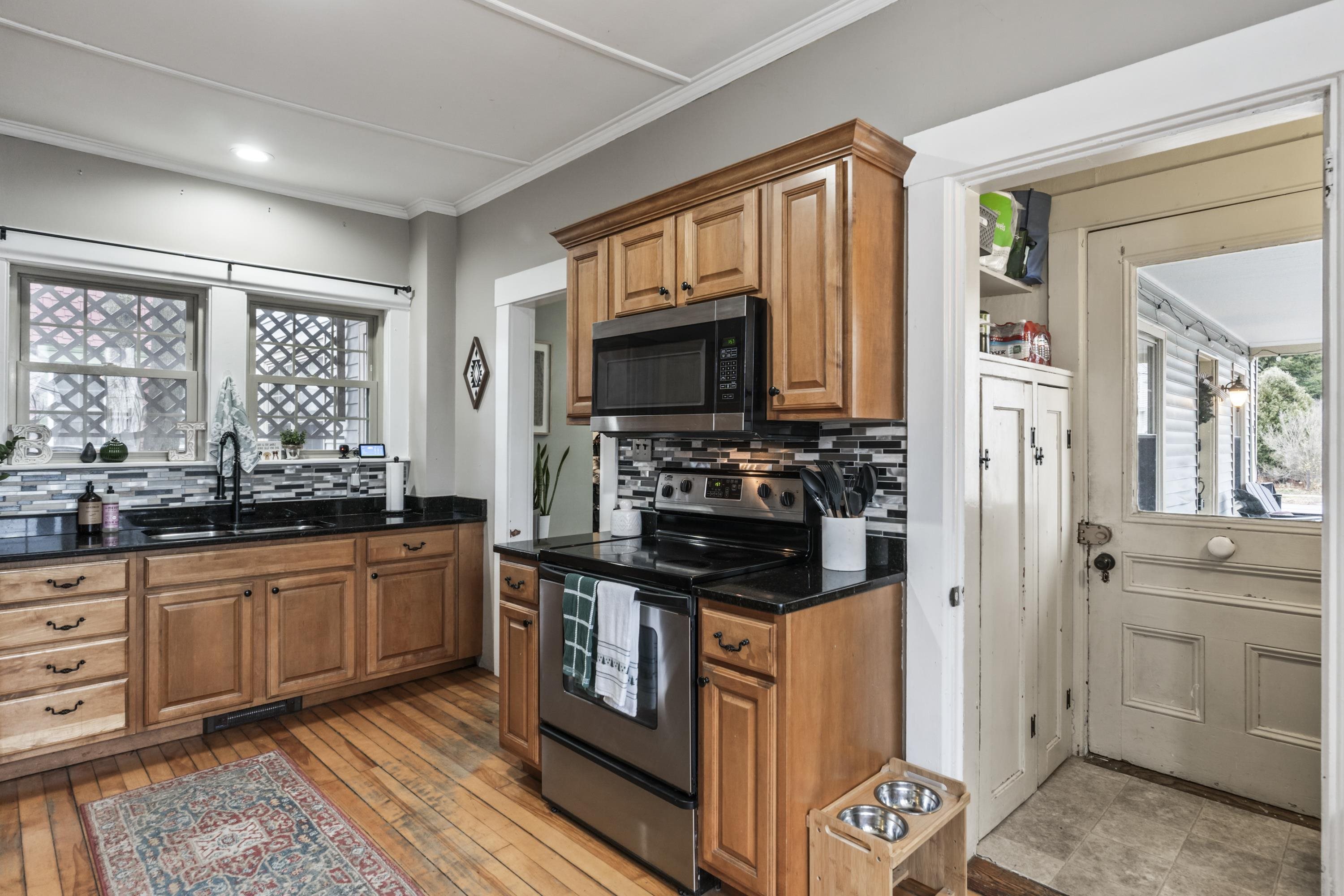 87 Charles Street Unit: 2