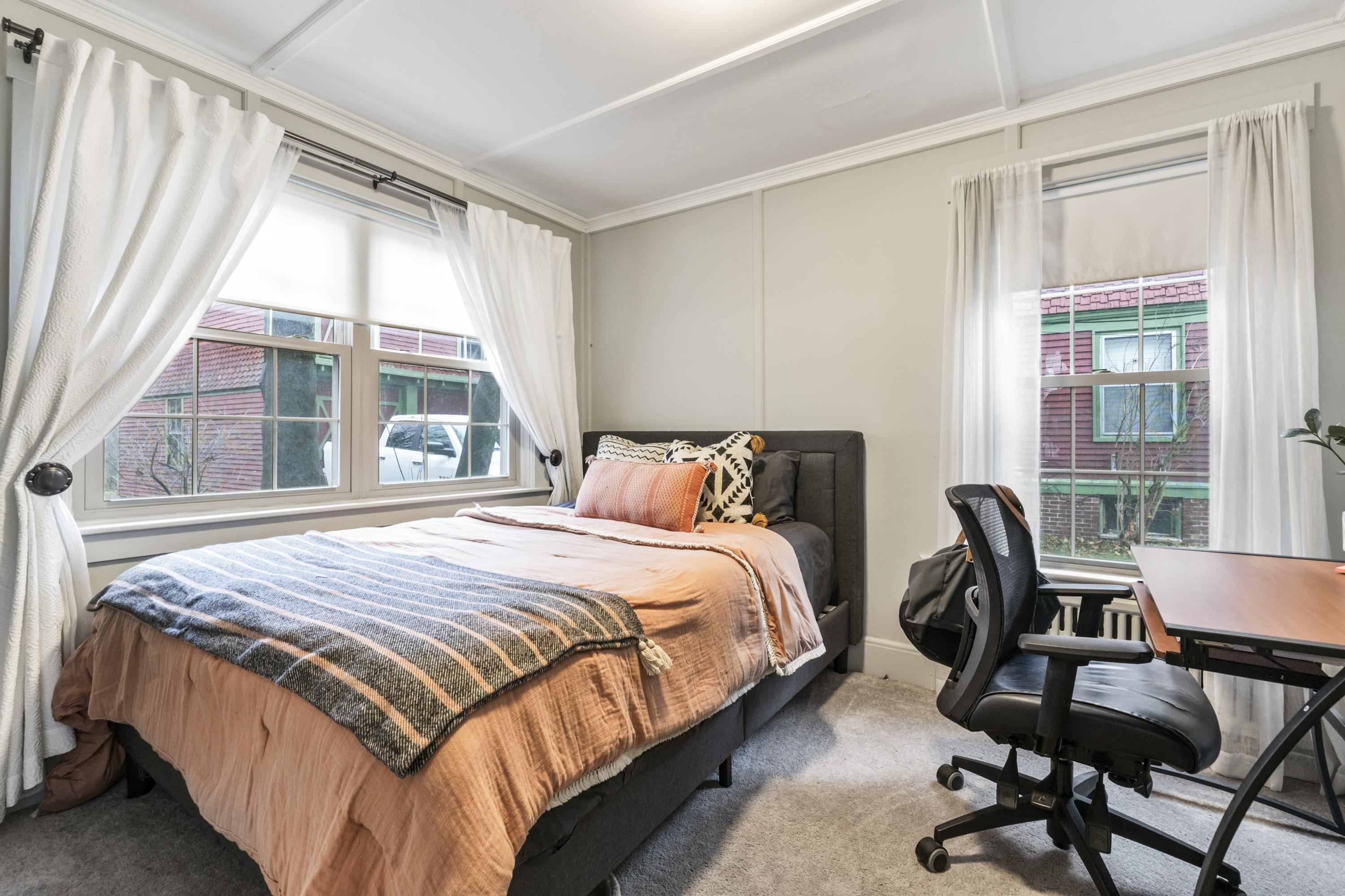 87 Charles Street Unit: 2