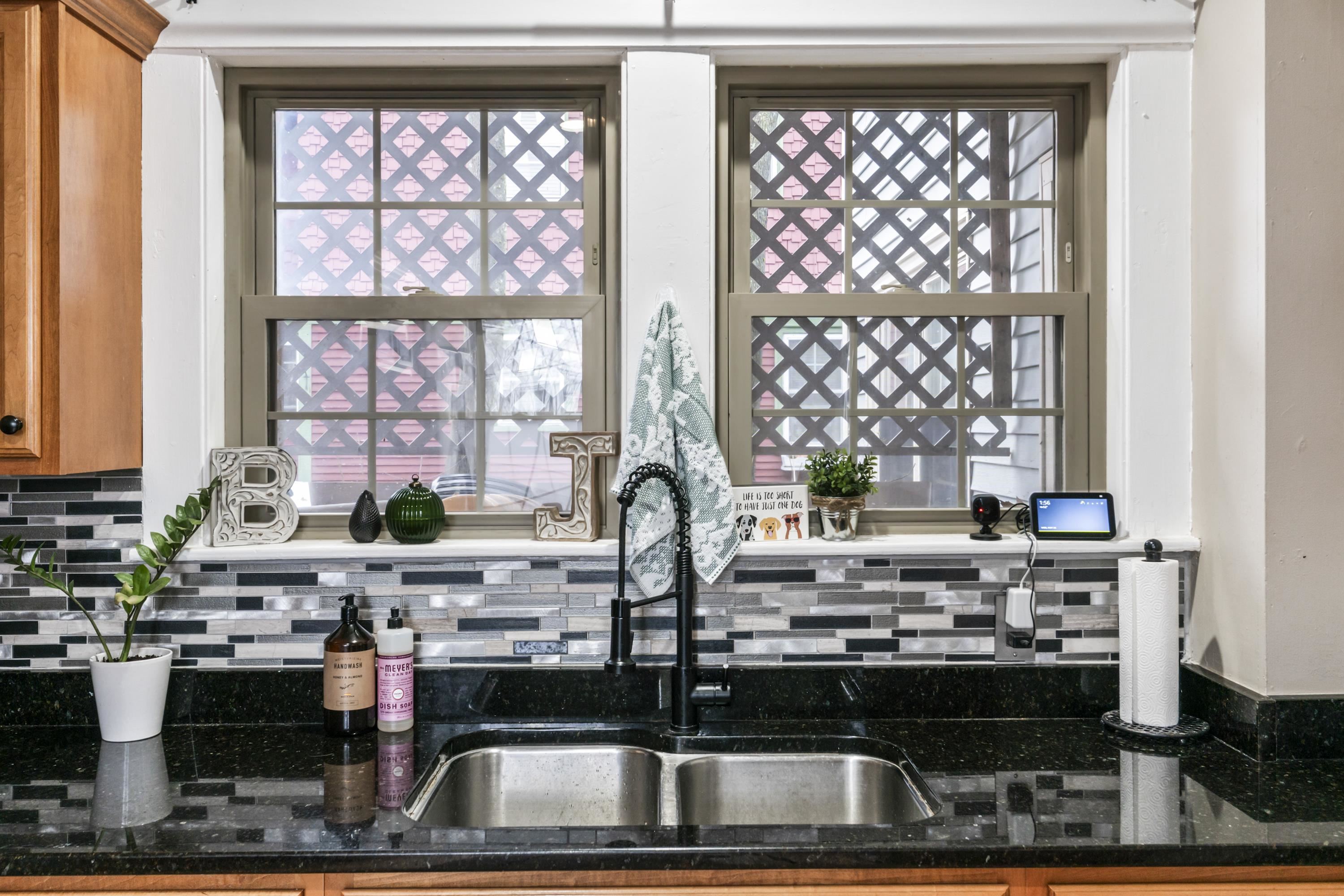 87 Charles Street Unit: 2