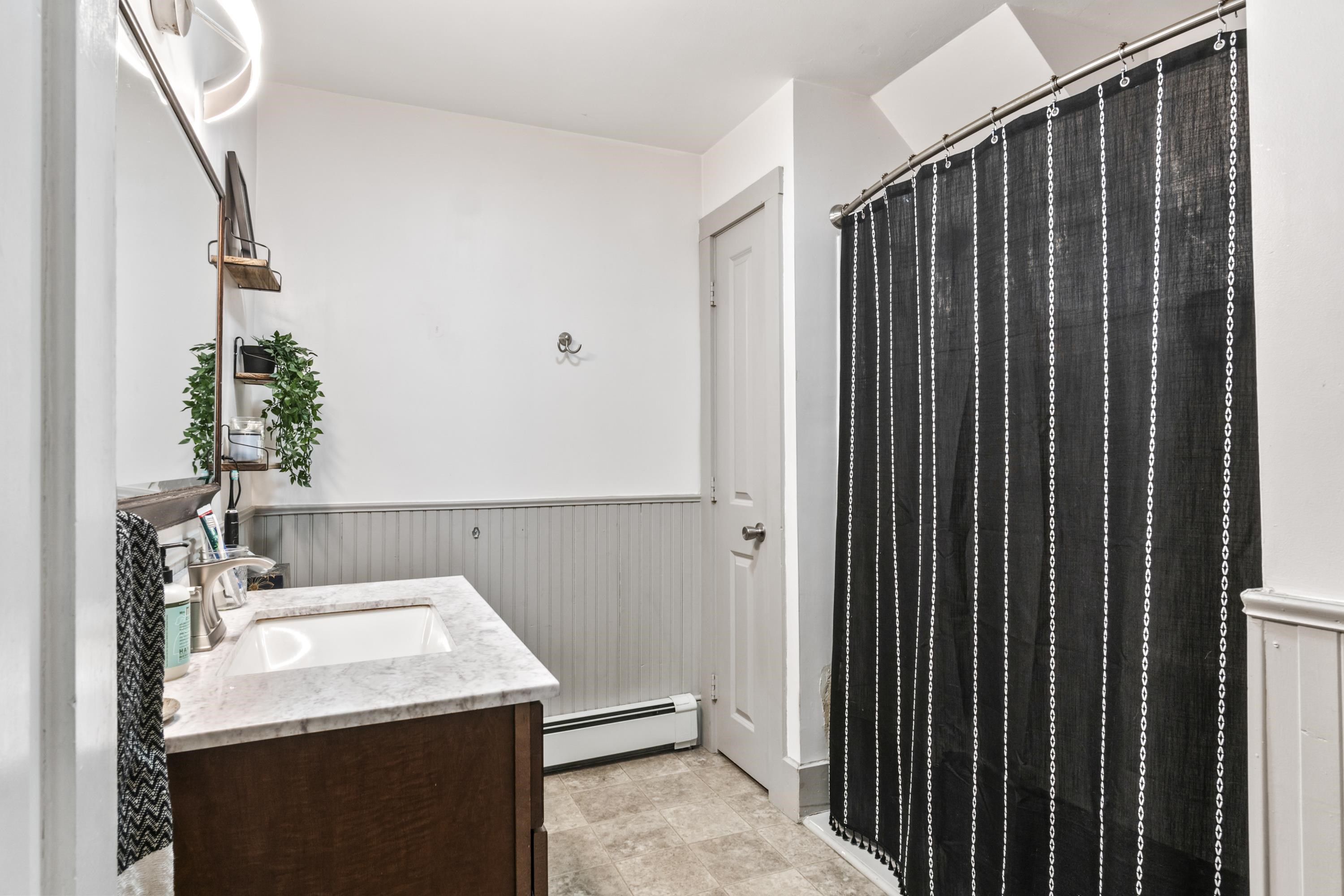 87 Charles Street Unit: 2