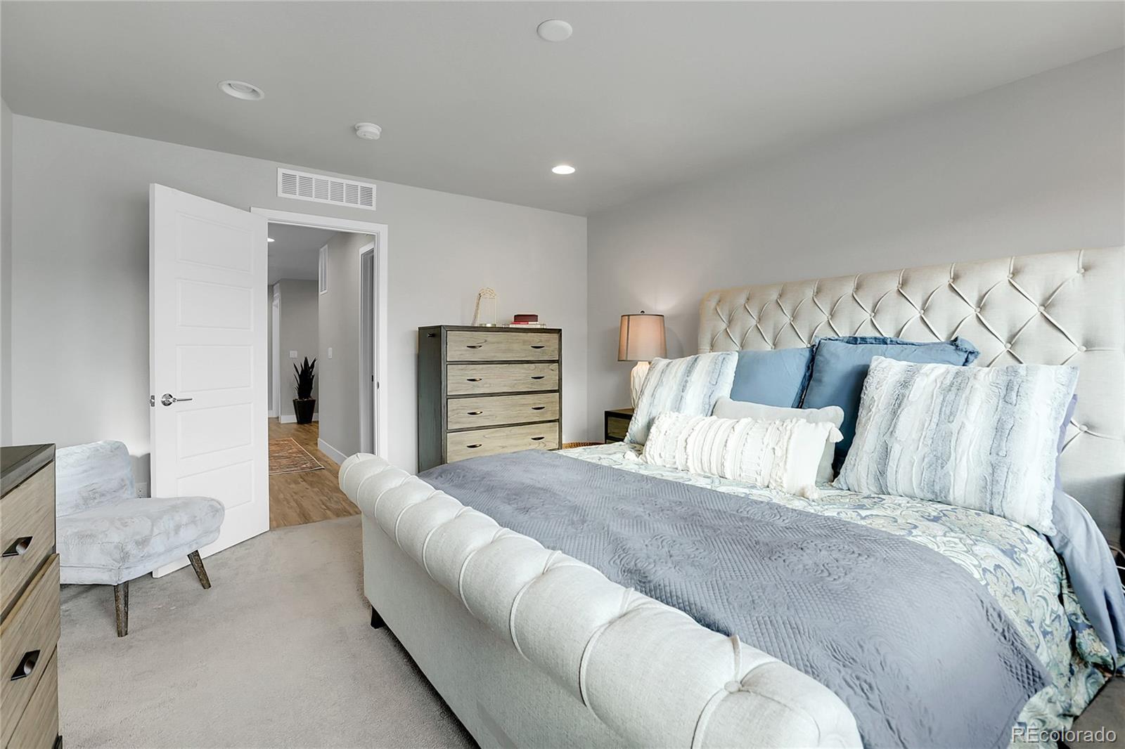 6195 Saddlesmith Street