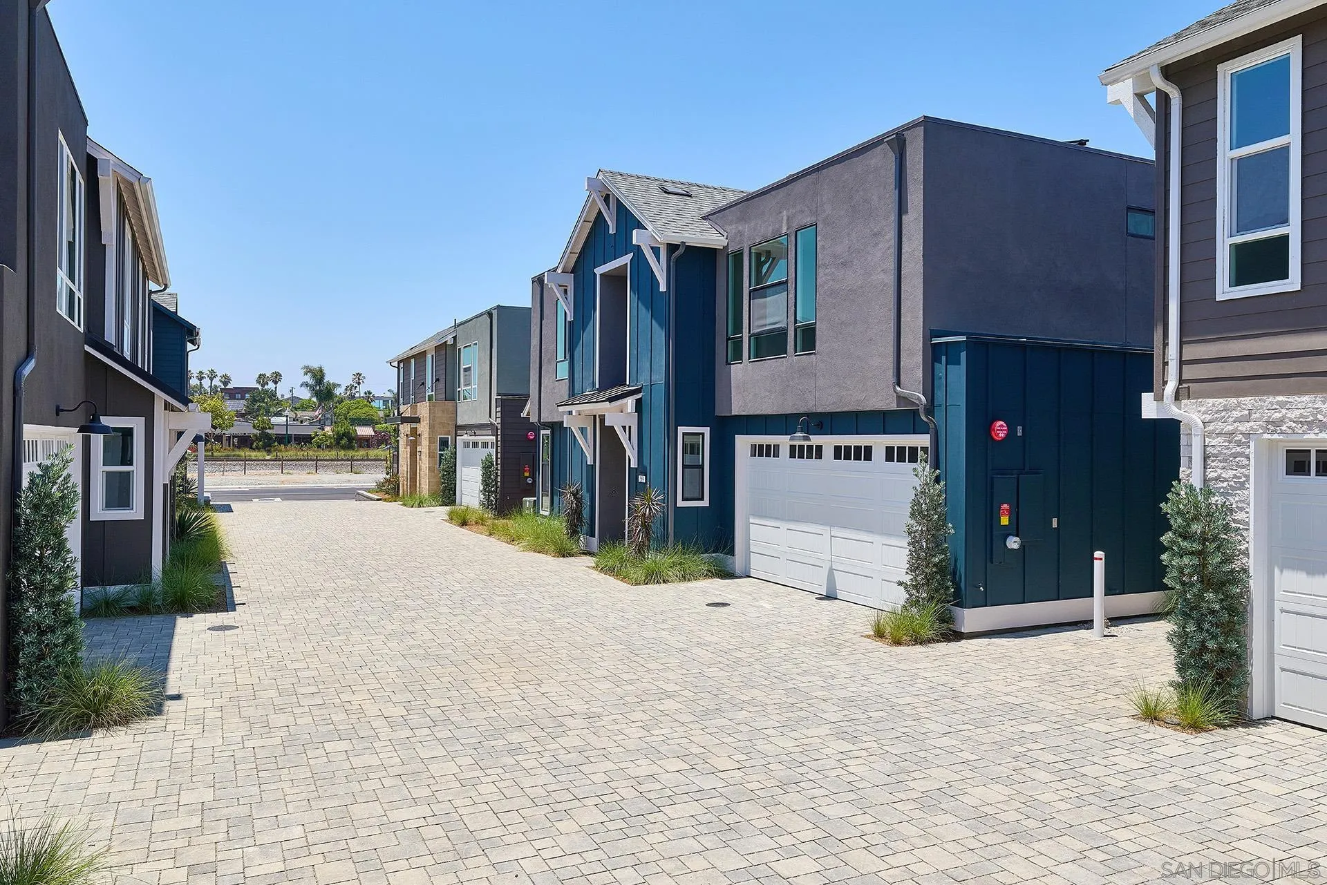 569 N Vulcan Ave, Encinitas