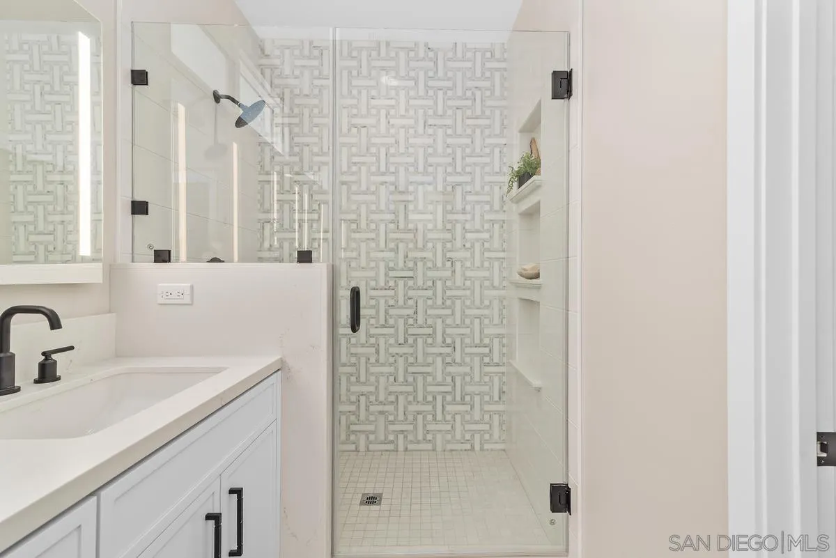 569 N Vulcan Ave, Encinitas