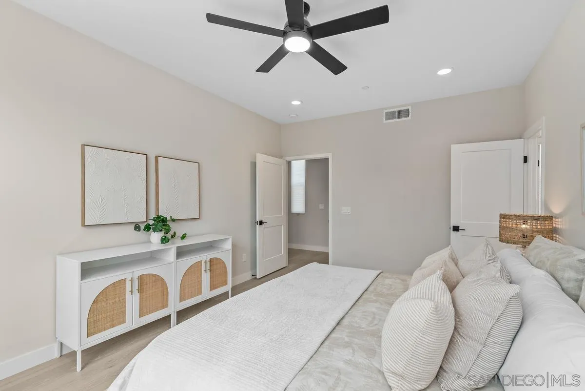 569 N Vulcan Ave, Encinitas