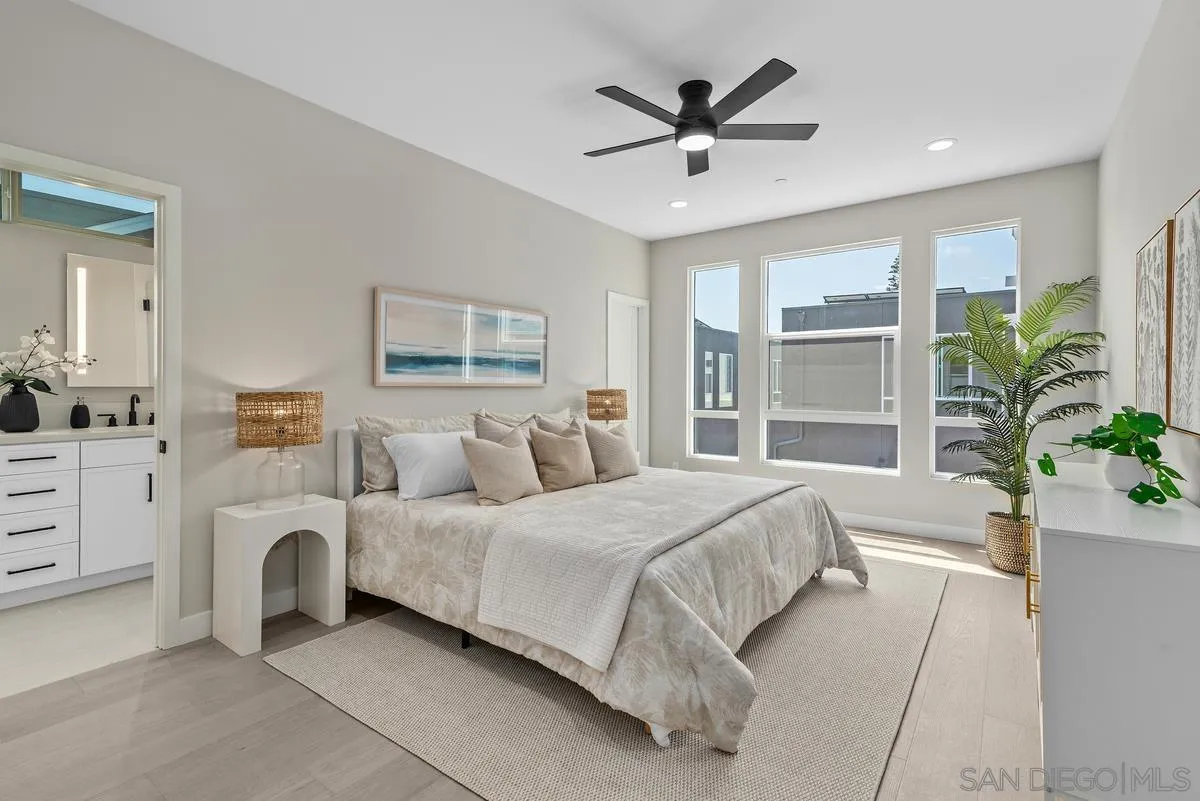 569 N Vulcan Ave, Encinitas