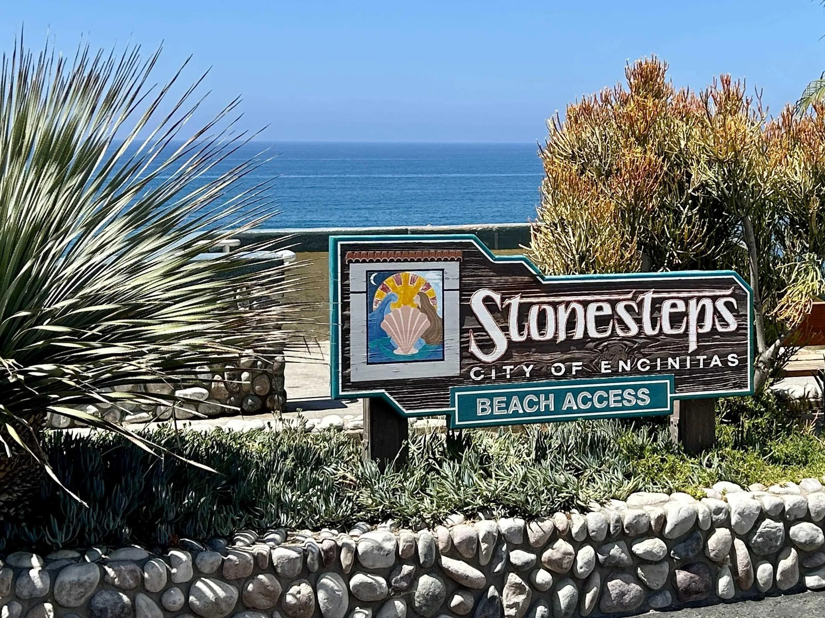 569 N Vulcan Ave, Encinitas