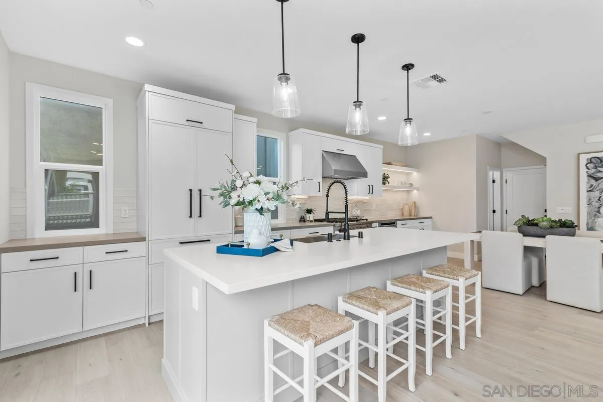 569 N Vulcan Ave, Encinitas