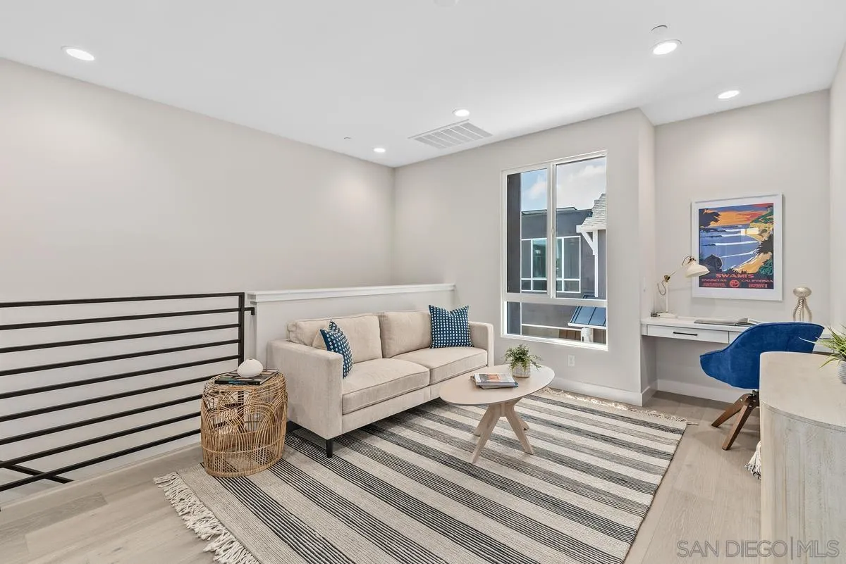 569 N Vulcan Ave, Encinitas