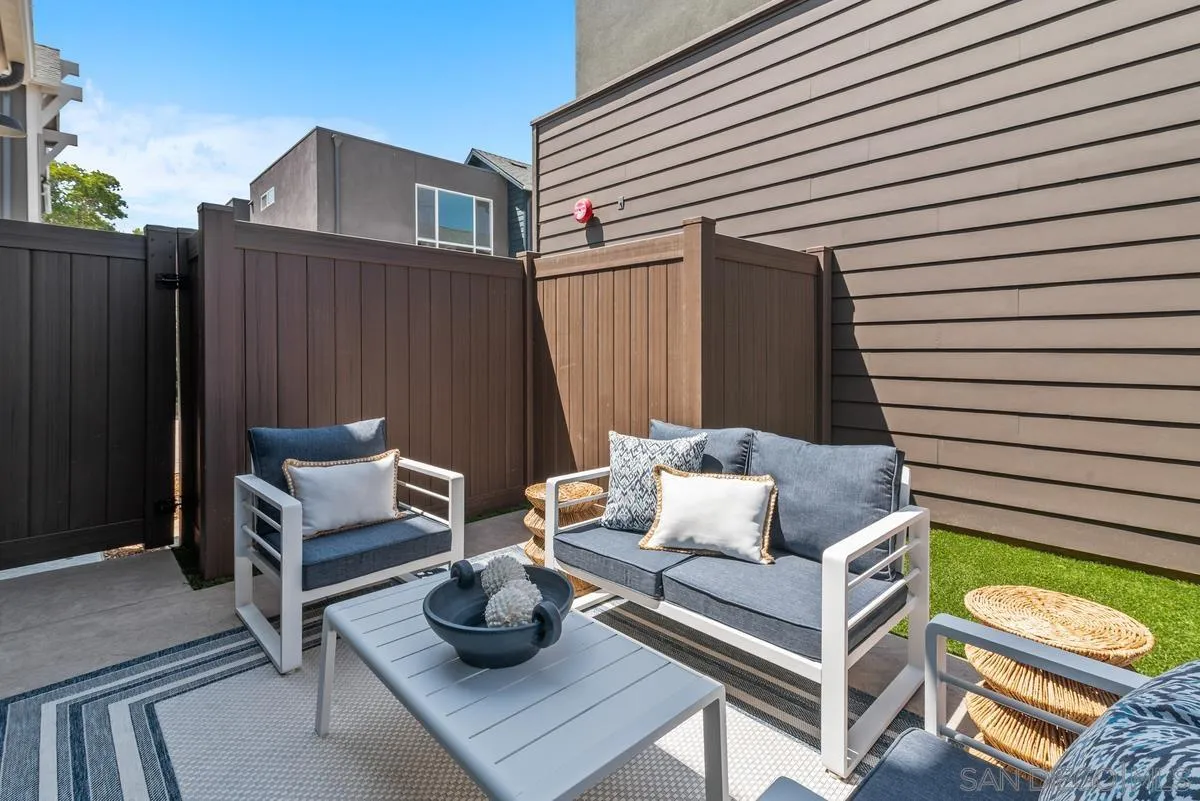 569 N Vulcan Ave, Encinitas