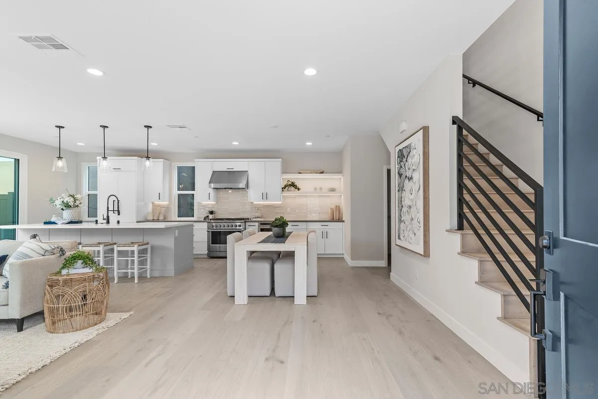 569 N Vulcan Ave, Encinitas