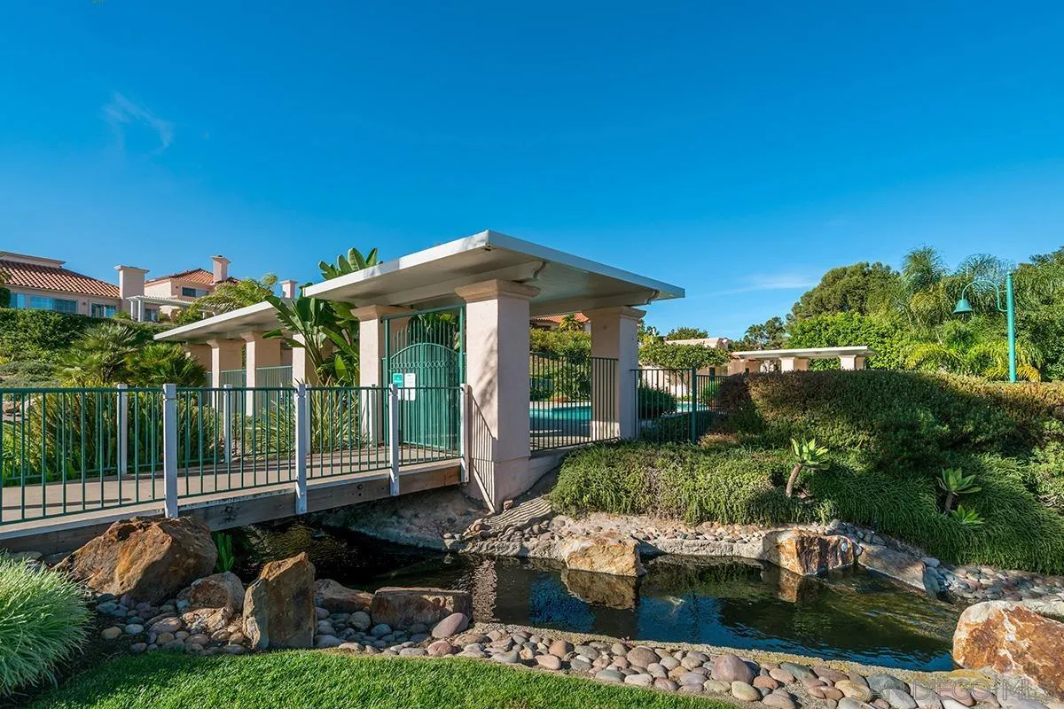 12071 Caminito Corriente