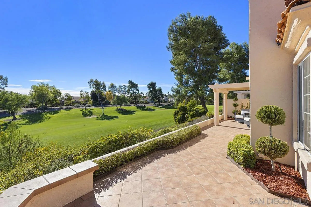 12071 Caminito Corriente