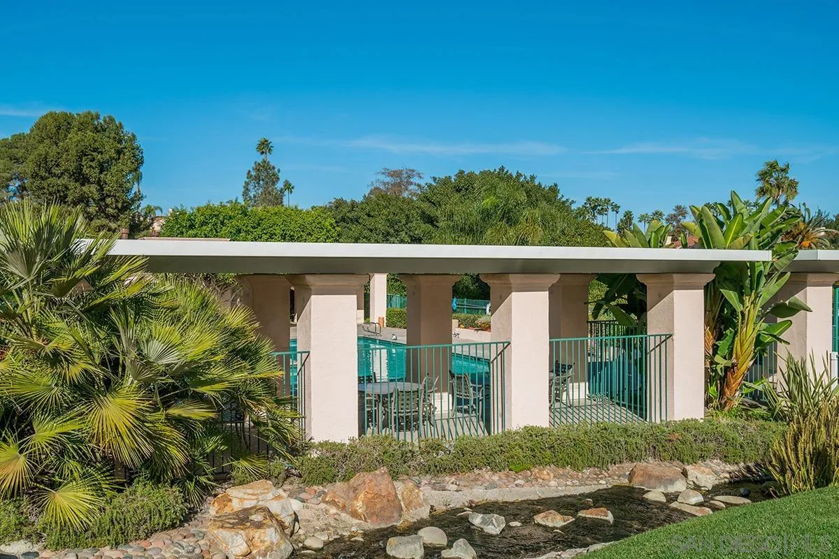 12071 Caminito Corriente