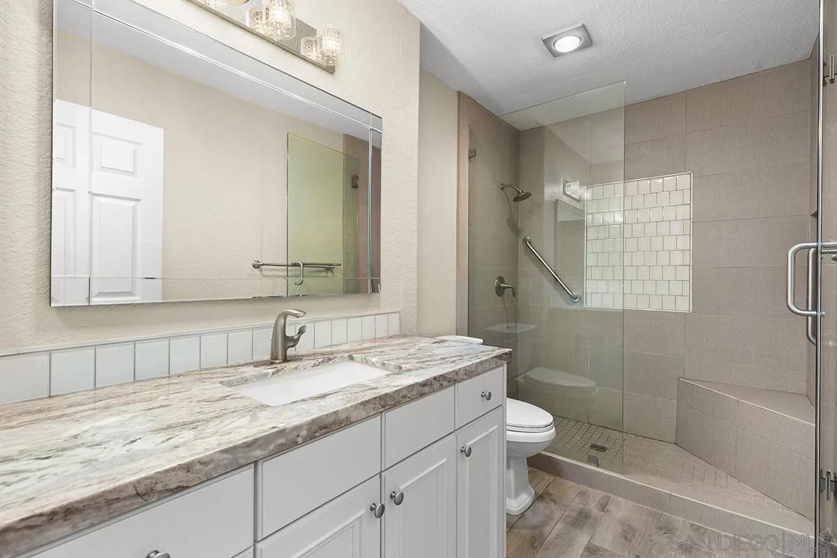 12071 Caminito Corriente