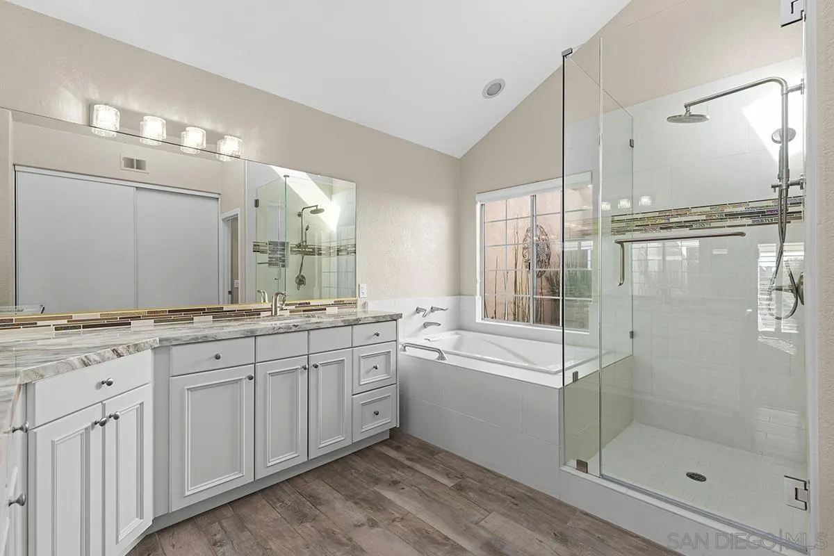 12071 Caminito Corriente