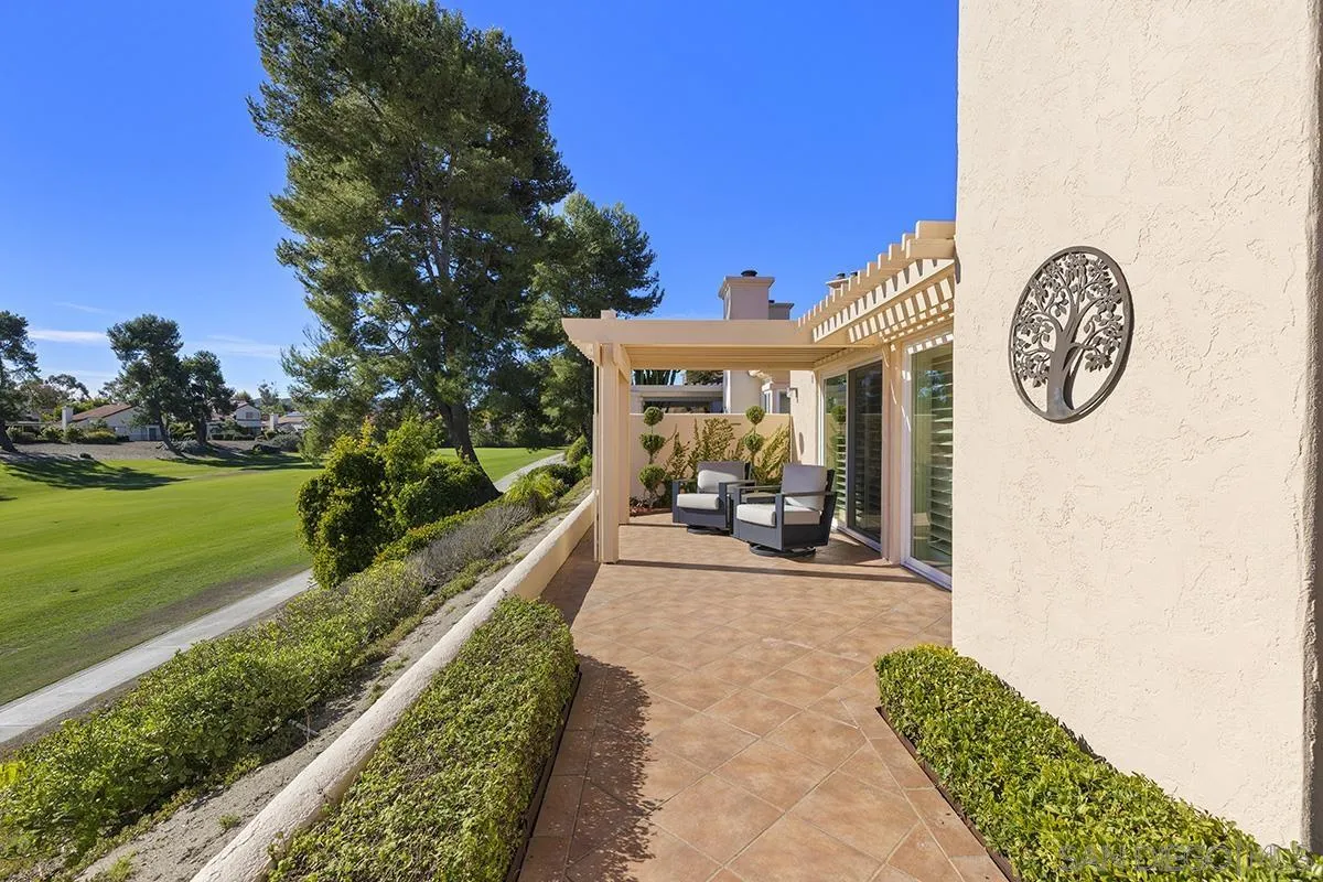 12071 Caminito Corriente