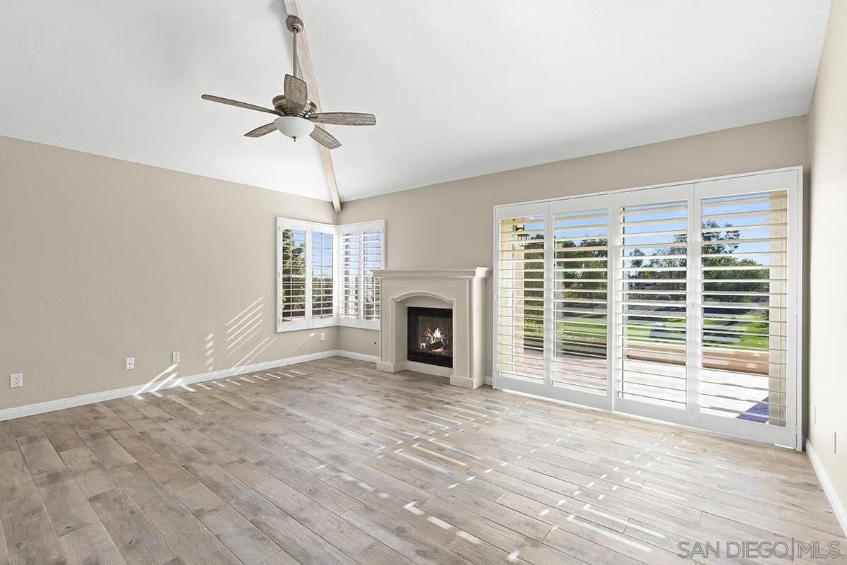 12071 Caminito Corriente