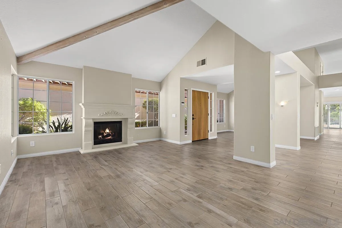 12071 Caminito Corriente