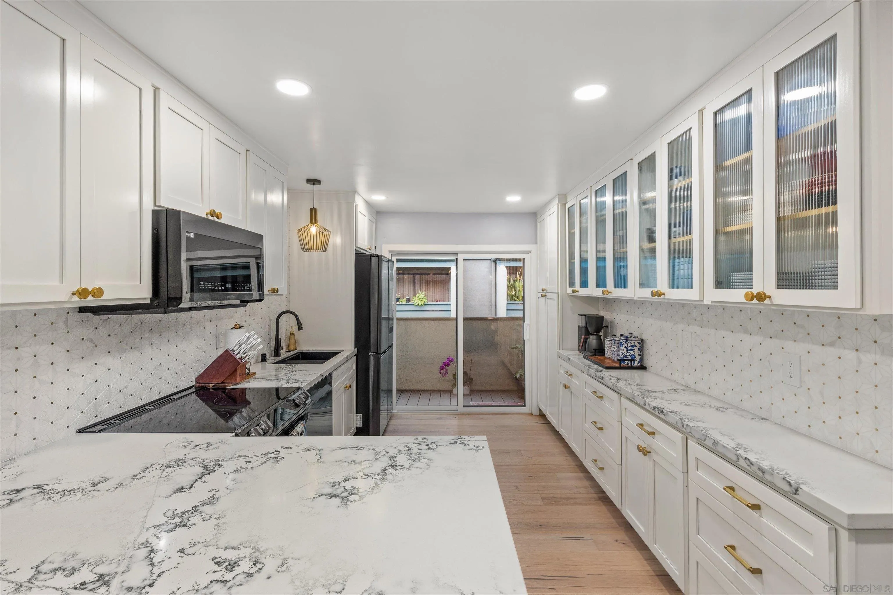 3320 Caminito Eastbluff Unit 135