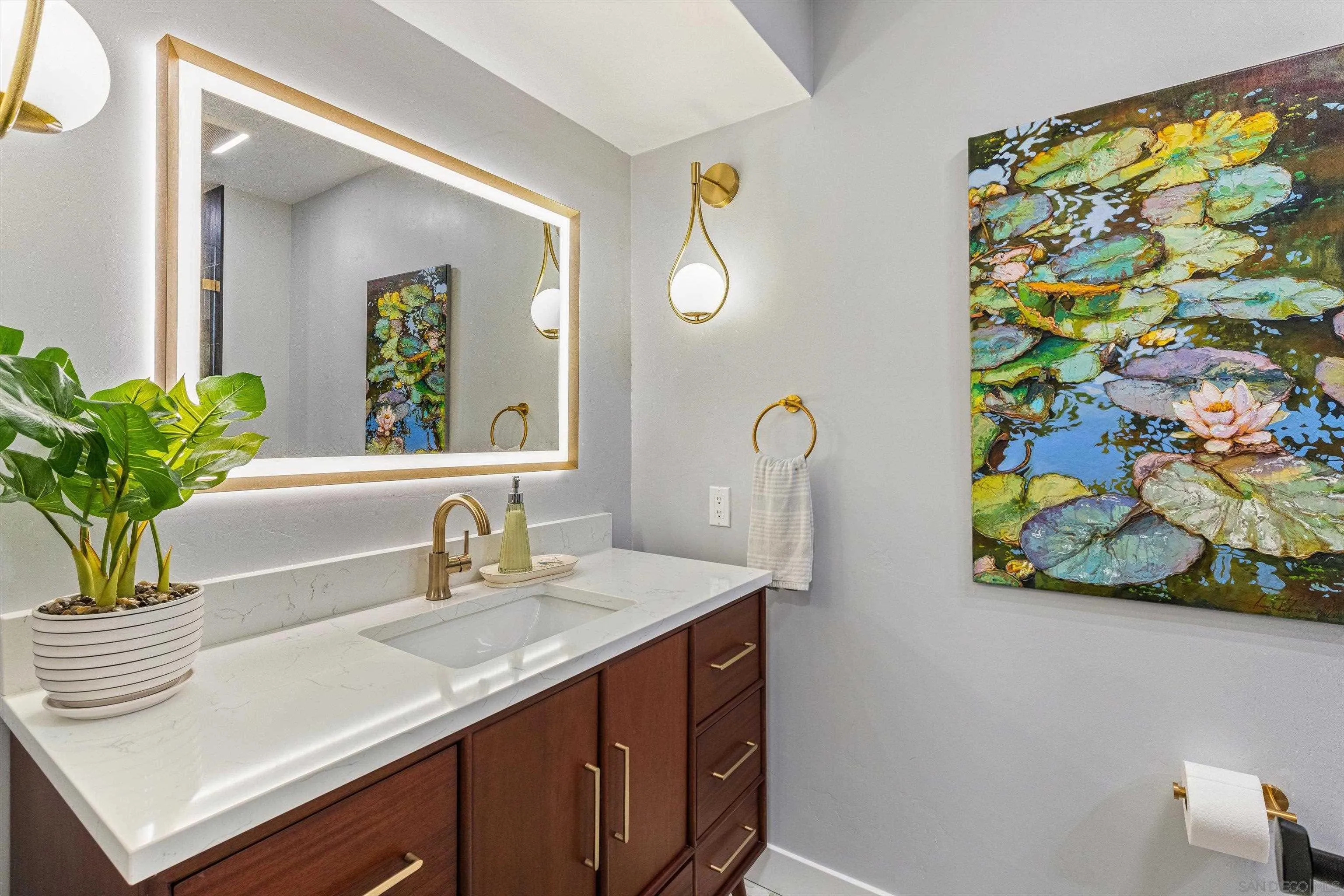 3320 Caminito Eastbluff Unit 135