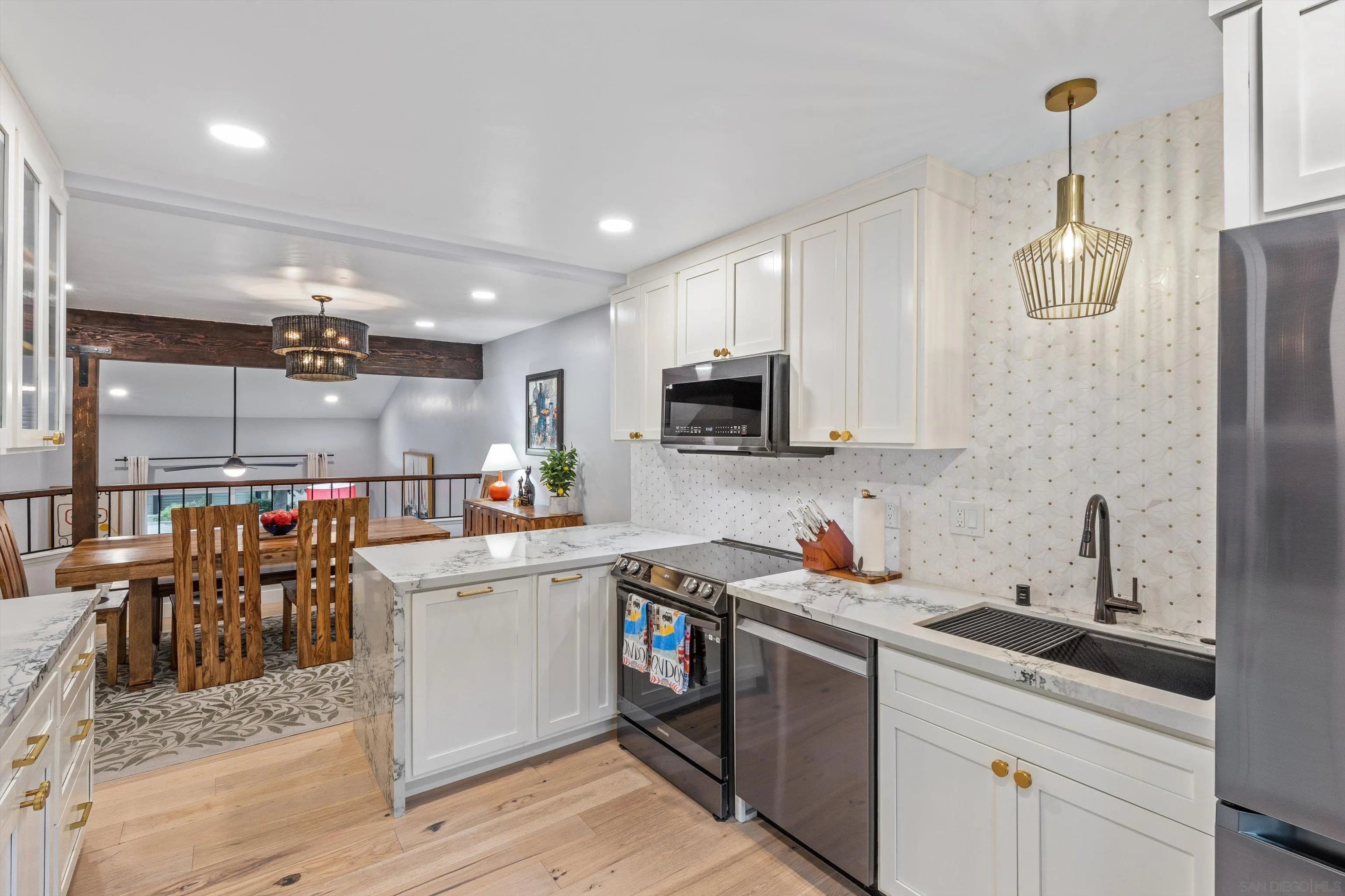 3320 Caminito Eastbluff Unit 135