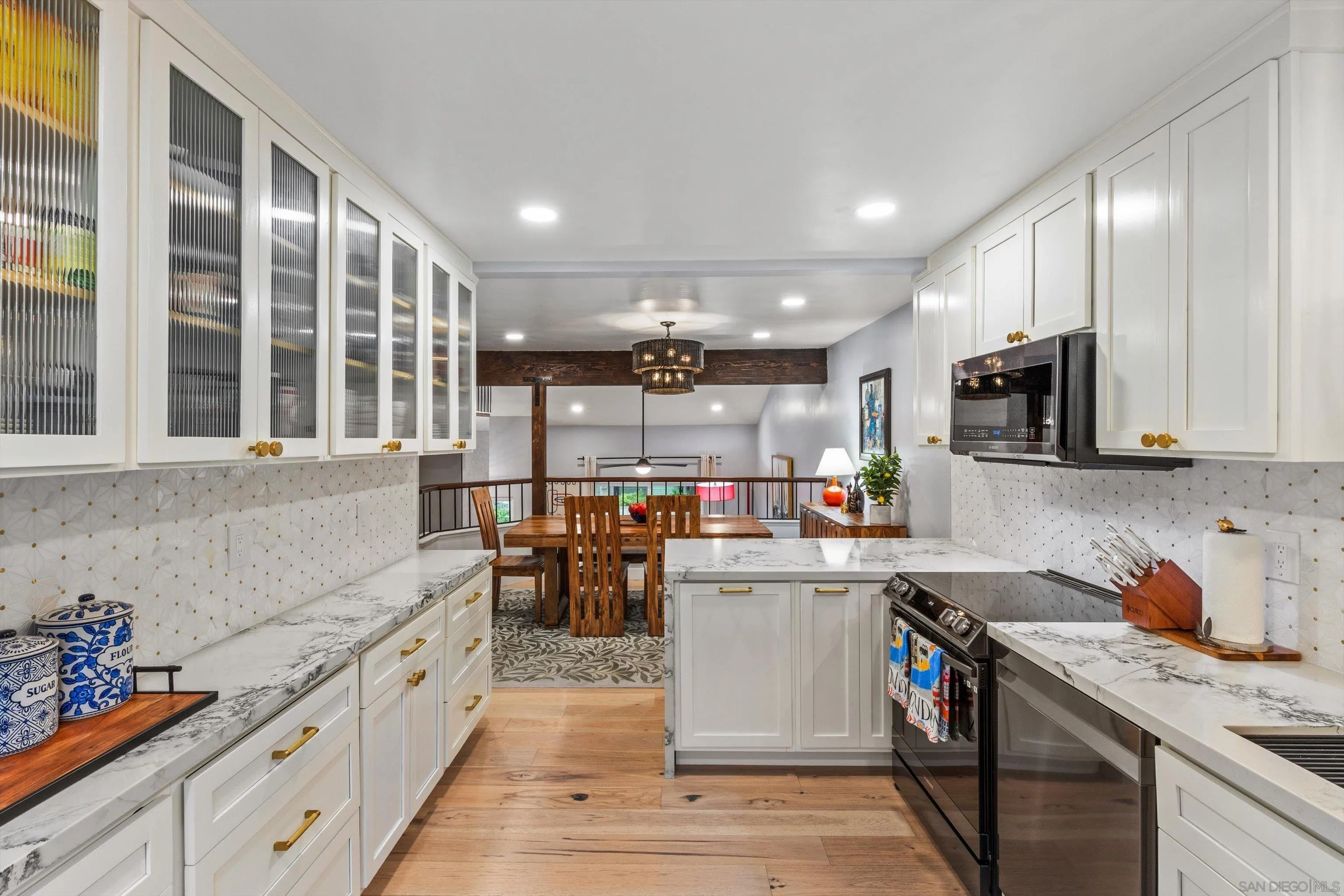 3320 Caminito Eastbluff Unit 135