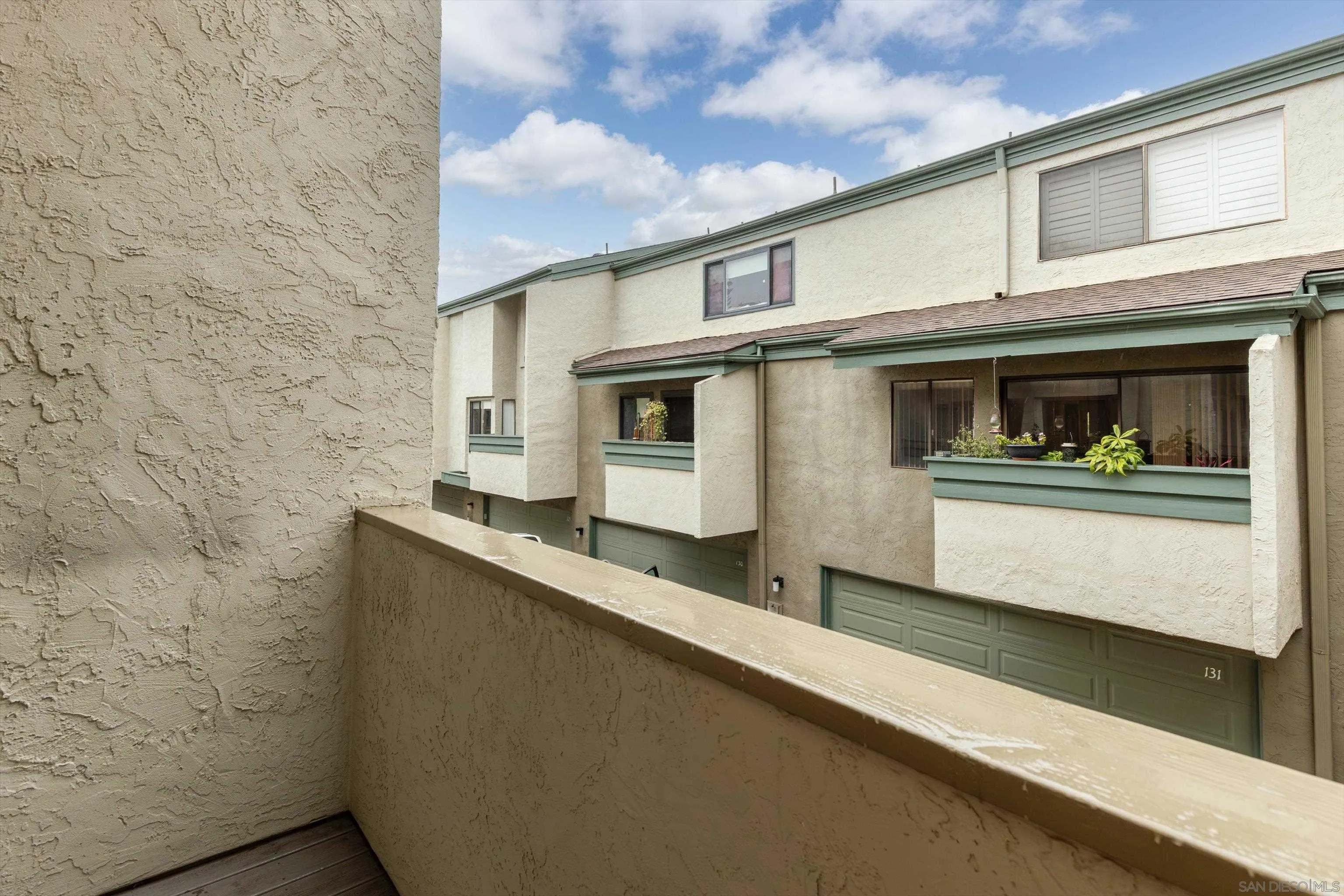 3320 Caminito Eastbluff Unit 135