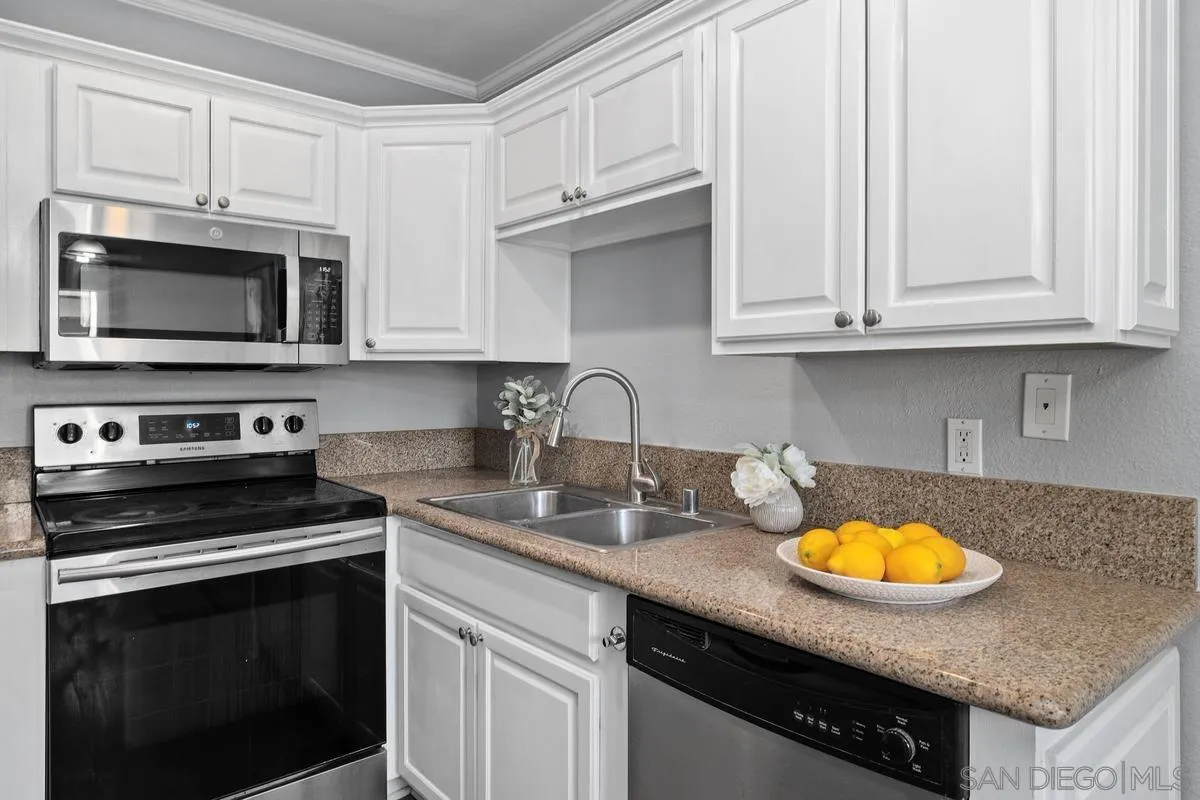 4050 Porte La Paz Unit 44