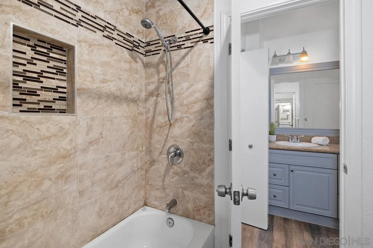 4050 Porte La Paz Unit 44